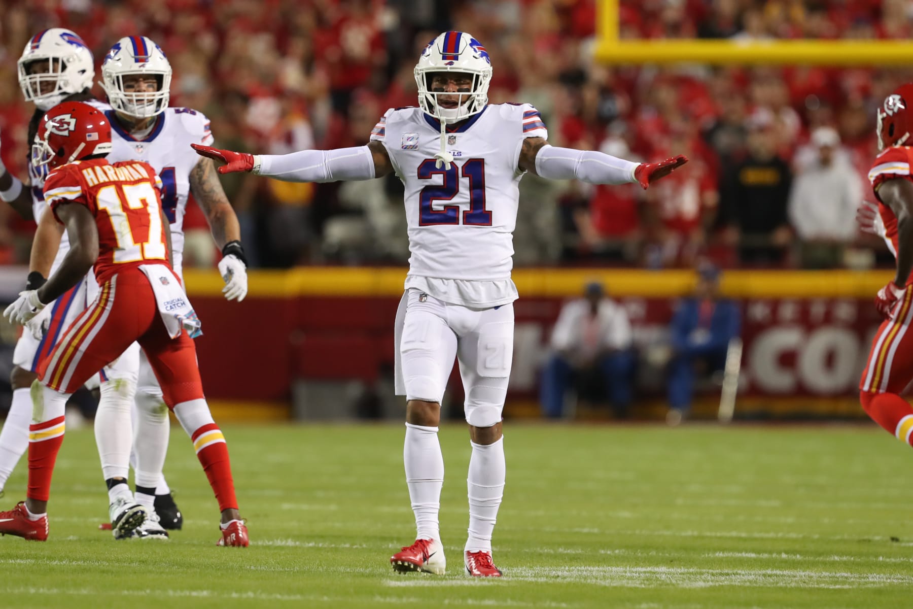 KANSAS CITY, MO - OCTOBER 10: Buffalo Bills free safety Jordan Poyer (21) celebrates incomplete pass after a play in the first quarter of an NFL football game between the Buffalo Bills and Kansas City Chiefs on Oct 10, 2021 at GEHA Filed at Arrowhead Stadium in Kansas City, MO. (Photo by Scott Winters/Icon Sportswire via Getty Images)