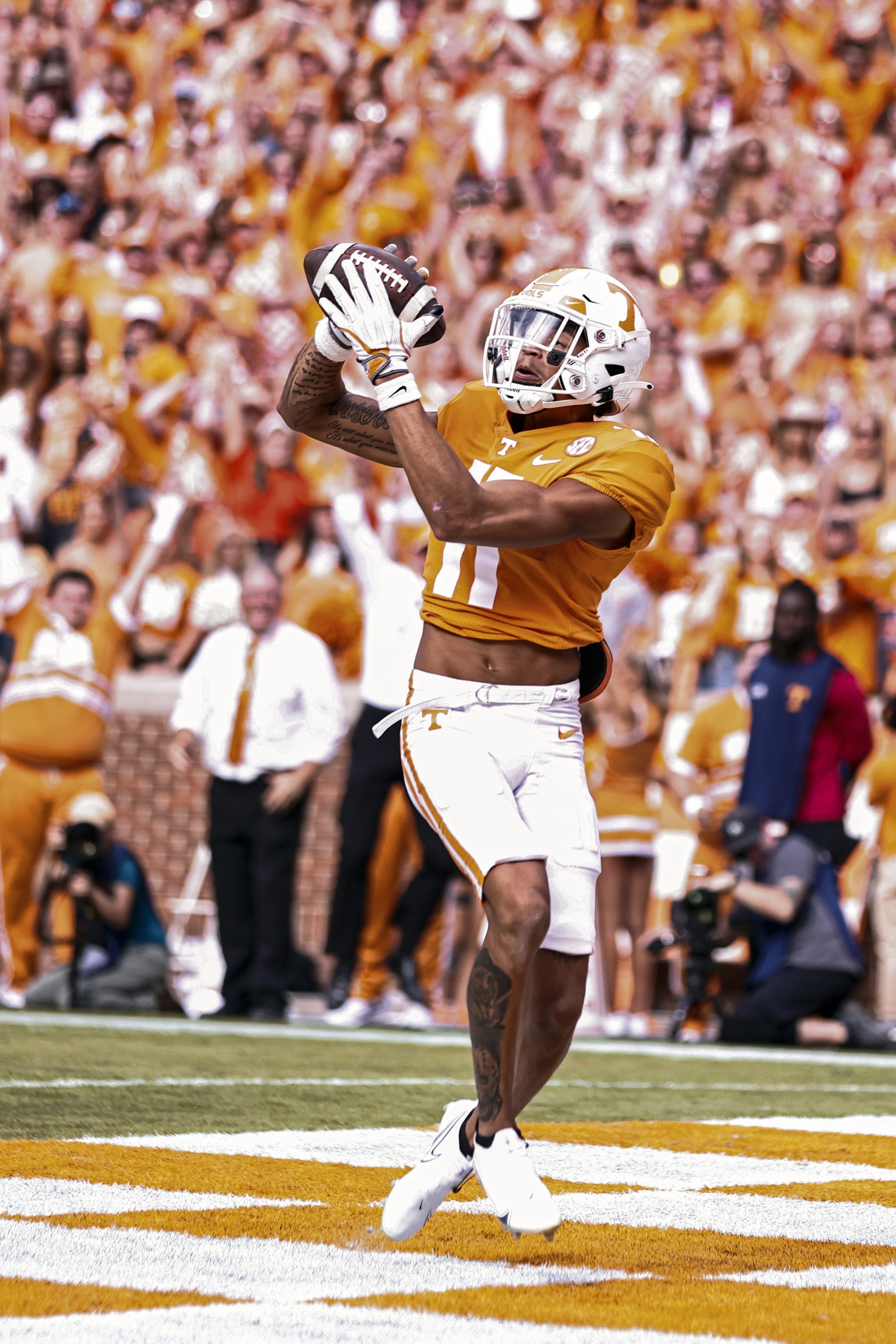 Tennessee wide receiver Jalin Hyatt (11) catches a pass for a touchdown during the first half of an NCAA college football game against Alabama, Saturday, Oct. 15, 2022, in Knoxville, Tenn. (AP Photo/Wade Payne)
