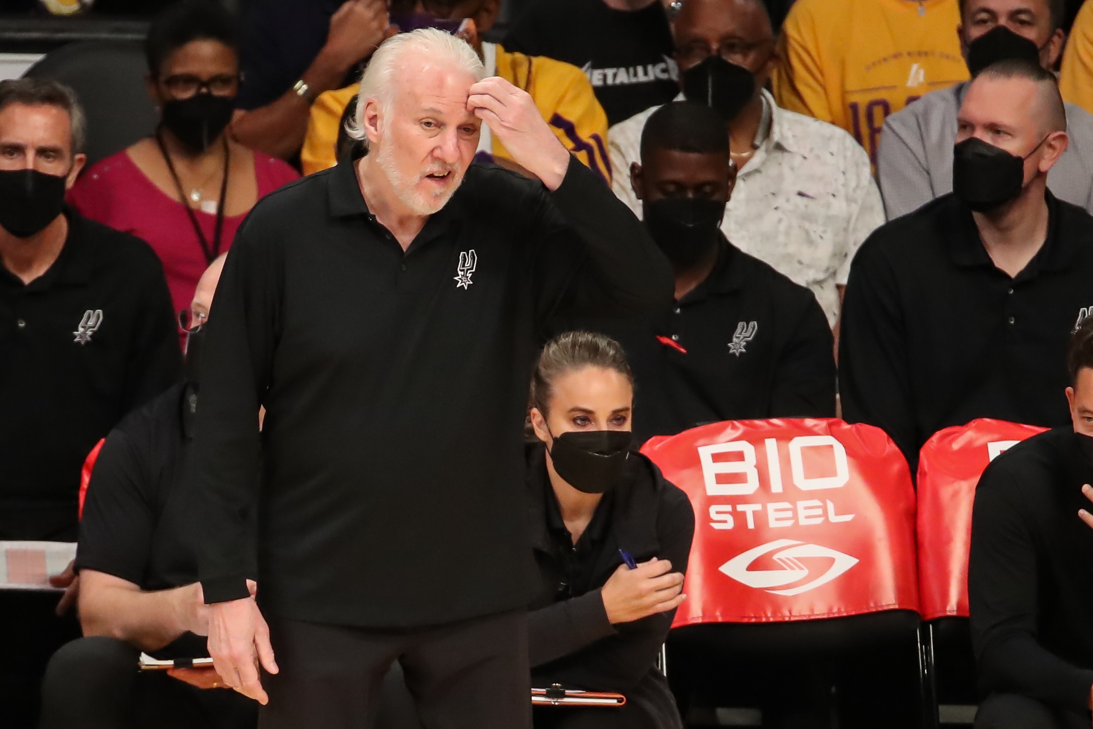 LOS ANGELES, CA - NOVEMBER 14: San Antonio Spurs  Gregg Popovich during the San Antonio Spurs vs Los Angeles Lakers game on November 14, 2021, at Staples Center in Los Angeles, CA. (Photo by Jevone Moore/Icon Sportswire via Getty Images)