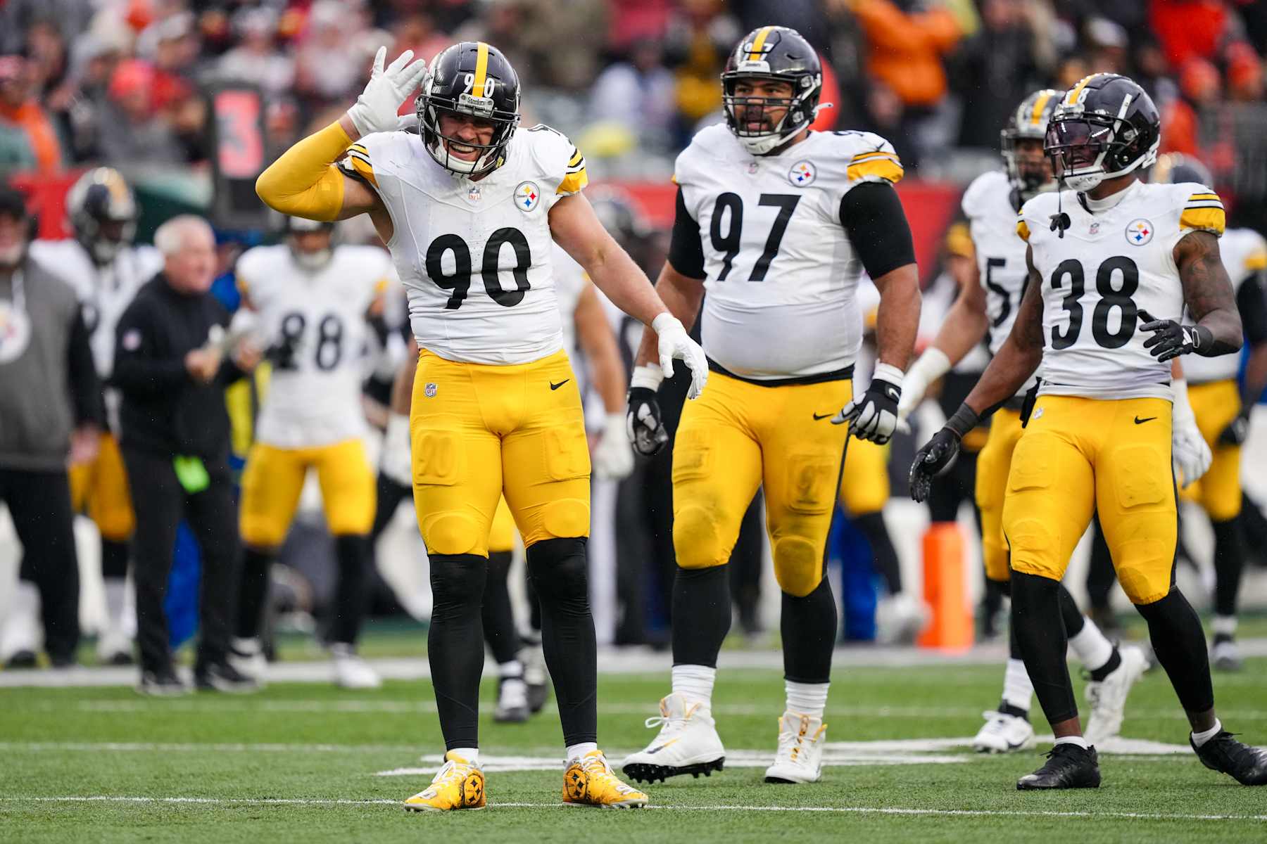 Can the Pittsburgh Steelers continue their current 20-season streak of posting a non-losing record? 