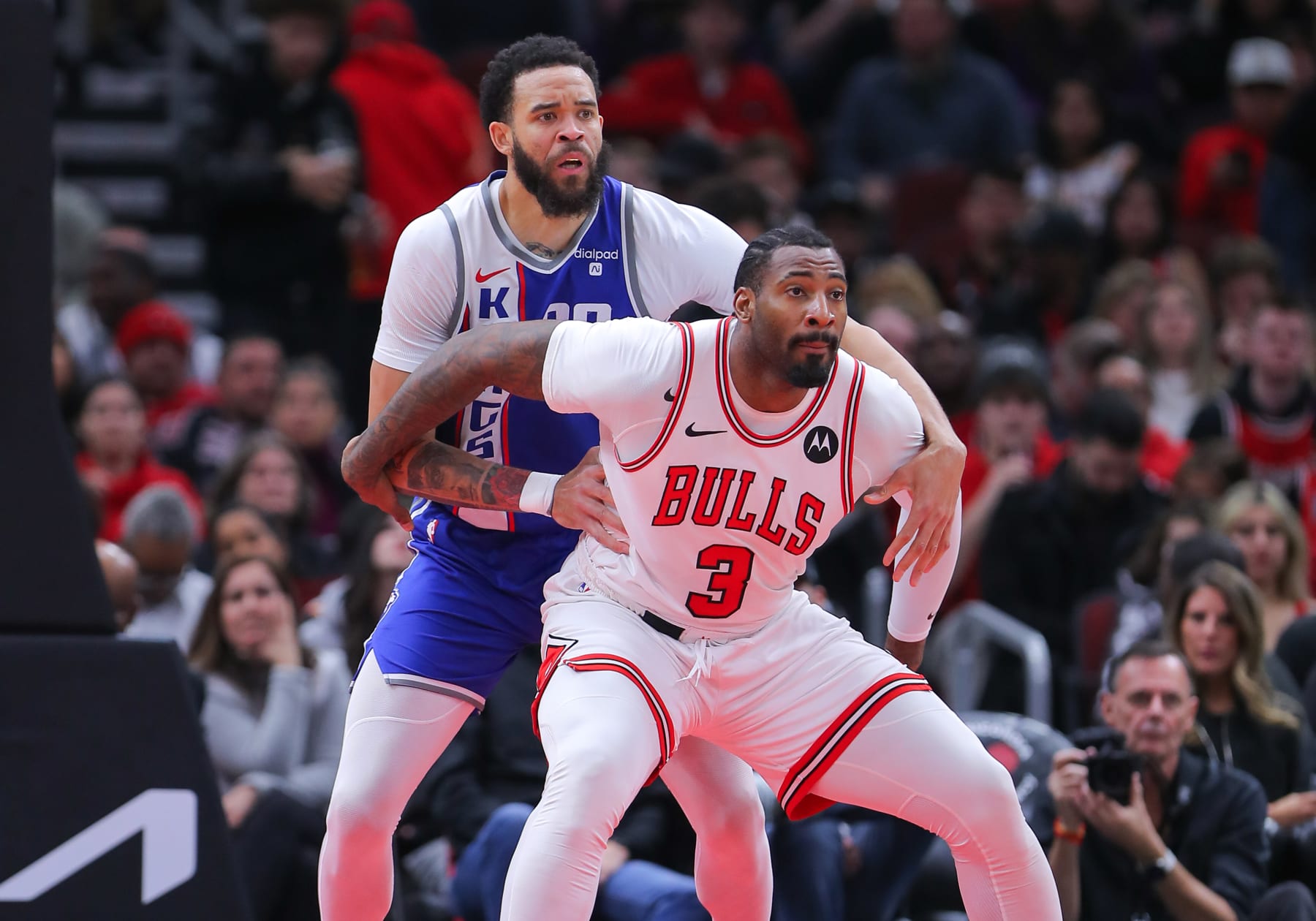 CHICAGO, IL - FEBRUARY 03: JaVale McGee #00 of the Sacramento Kings posts up against Andre Drummond #3 of the Chicago Bulls during the first half at the United Center on February 3, 2024 in Chicago, Illinois. (Photo by Melissa Tamez/Icon Sportswire via Getty Images)