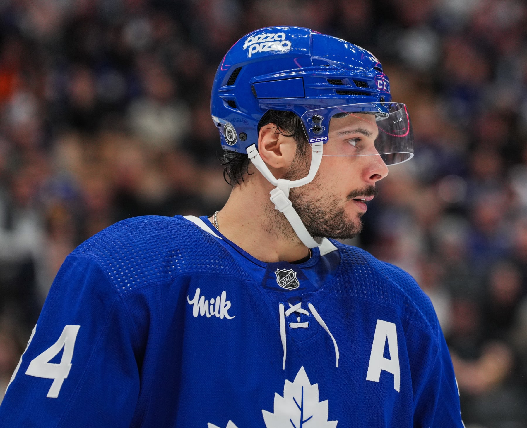 TORONTO, CANADA - FEBRUARY 05: Auston Matthews #34 of the Toronto Maple Leafs skates against the New York Islanders at Scotiabank Arena on February 05, 2024 in Toronto, Ontario, Canada. (Photo by Chris Tanouye/Getty Images)