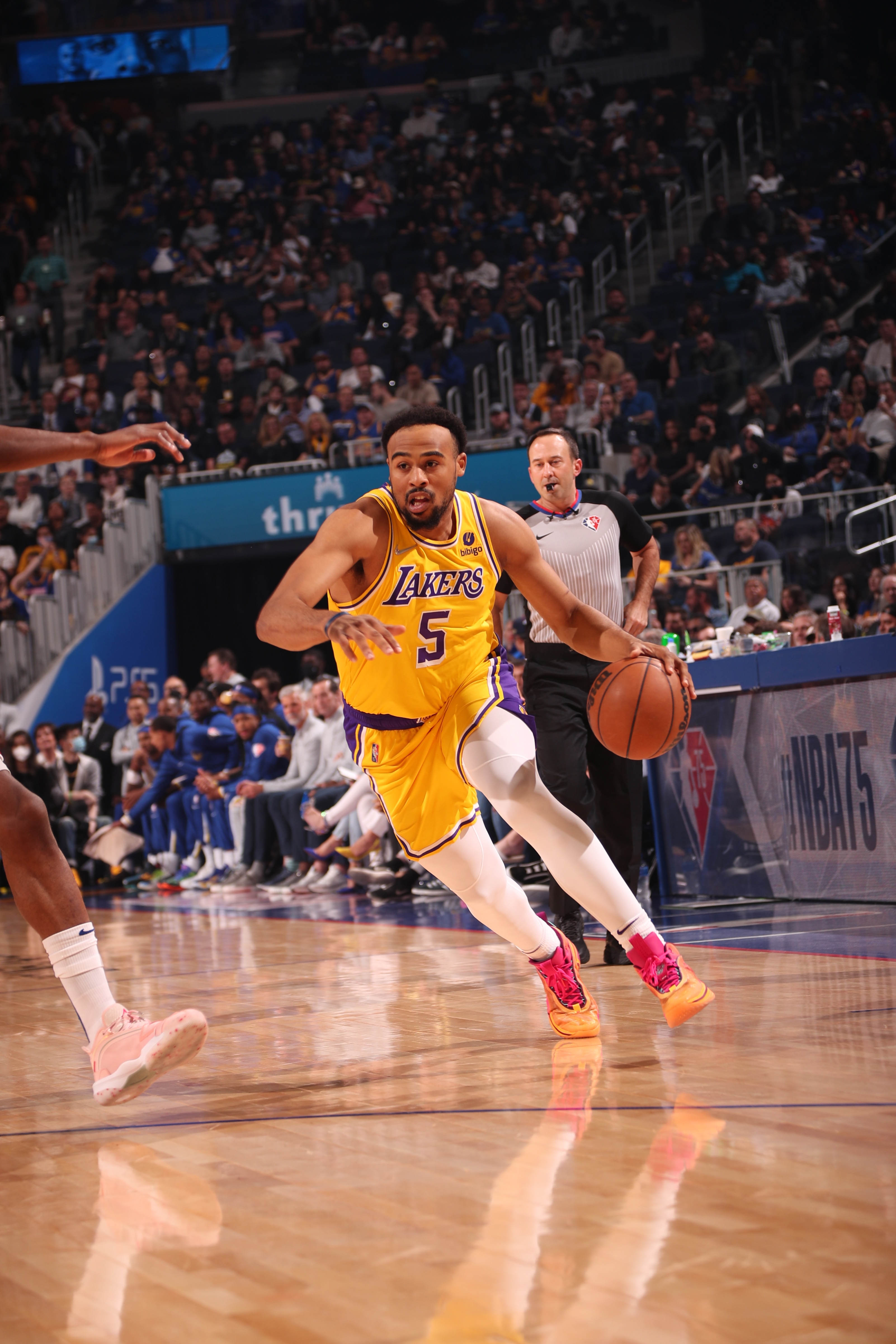 SAN FRANCISCO, CA - APRIL 7: Talen Horton-Tucker #5 of the Los Angeles Lakers drives to the basket during the game against the Golden State Warriors on April 7, 2022 at Chase Center in San Francisco, California. NOTE TO USER: User expressly acknowledges and agrees that, by downloading and or using this photograph, user is consenting to the terms and conditions of Getty Images License Agreement. Mandatory Copyright Notice: Copyright 2022 NBAE (Photo by Jed Jacobsohn/NBAE via Getty Images)