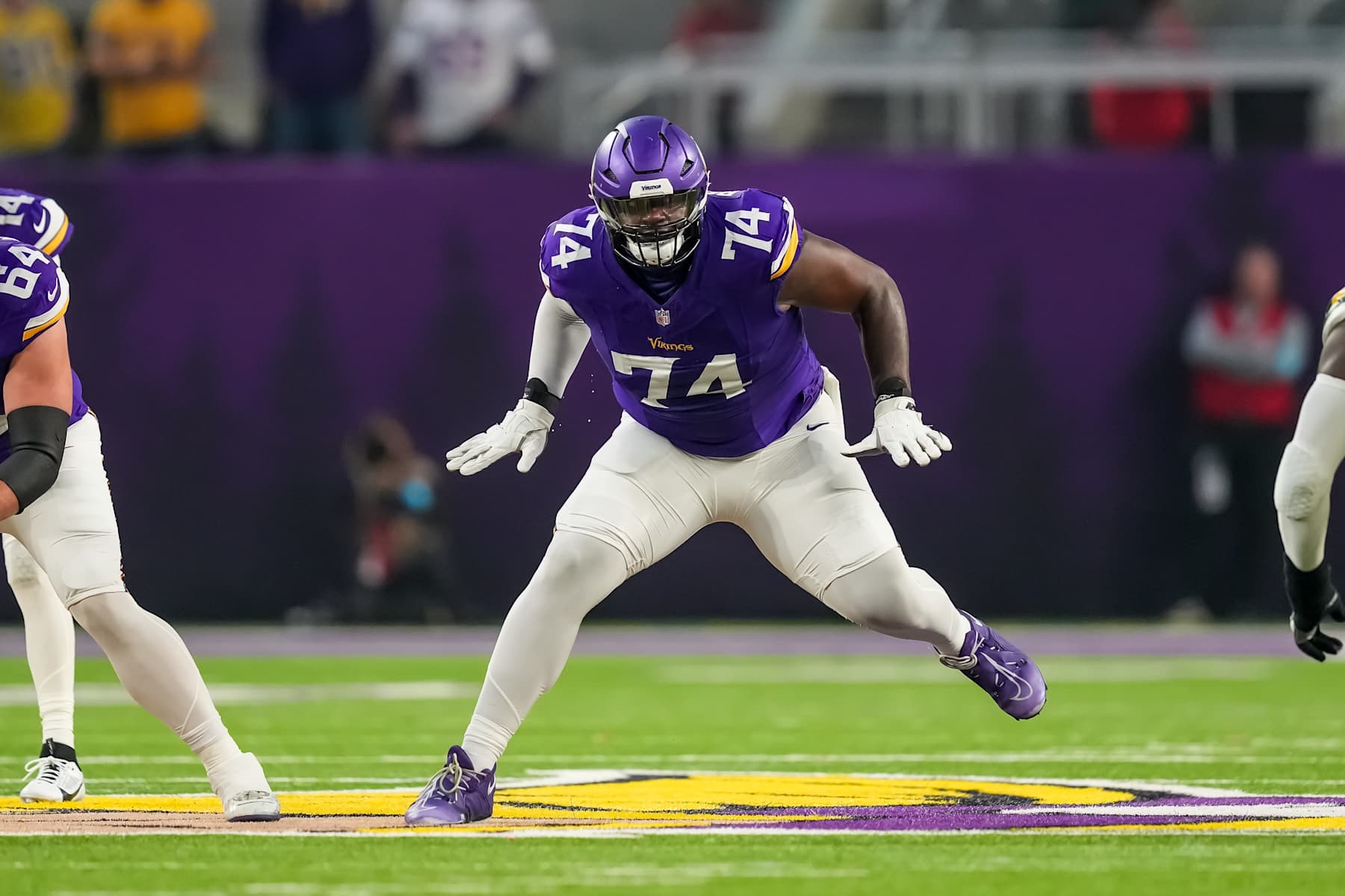 Vikings OT Cam Robinson