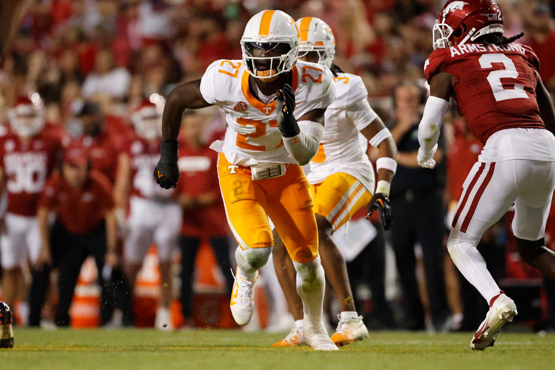 FAYETTEVILLE, AR - OCTOBER 05:  Tennessee Volunteers defensive lineman James Pearce Jr. (27) rushes the passer during the college football game between the Tennessee Volunteers and Arkansas Razorbacks on October 5, 2024, at Donald W. Reynolds Razorback Stadium in Fayetteville, Arkansas. (Photo by Andy Altenburger/Icon Sportswire via Getty Images)