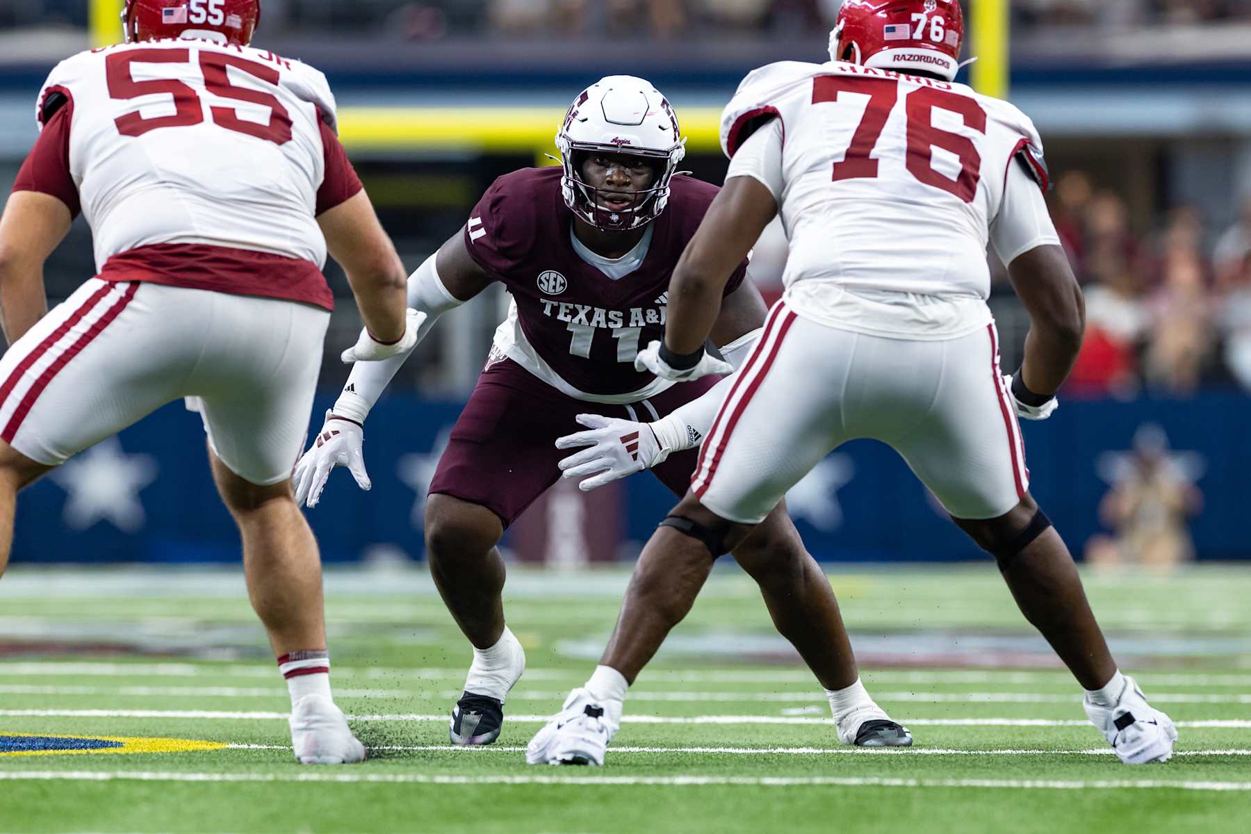 ARLINGTON, TX - SEPTEMBER 28: Texas A&M Aggies defensive end Nic Scourton (#11) runs up field during the college football game between the Arkansas Razorbacks and Texas A&M Aggies on September 28, 2024, at AT&T Stadium in Arlington, TX.  (Photo by Matthew Visinsky/Icon Sportswire via Getty Images)