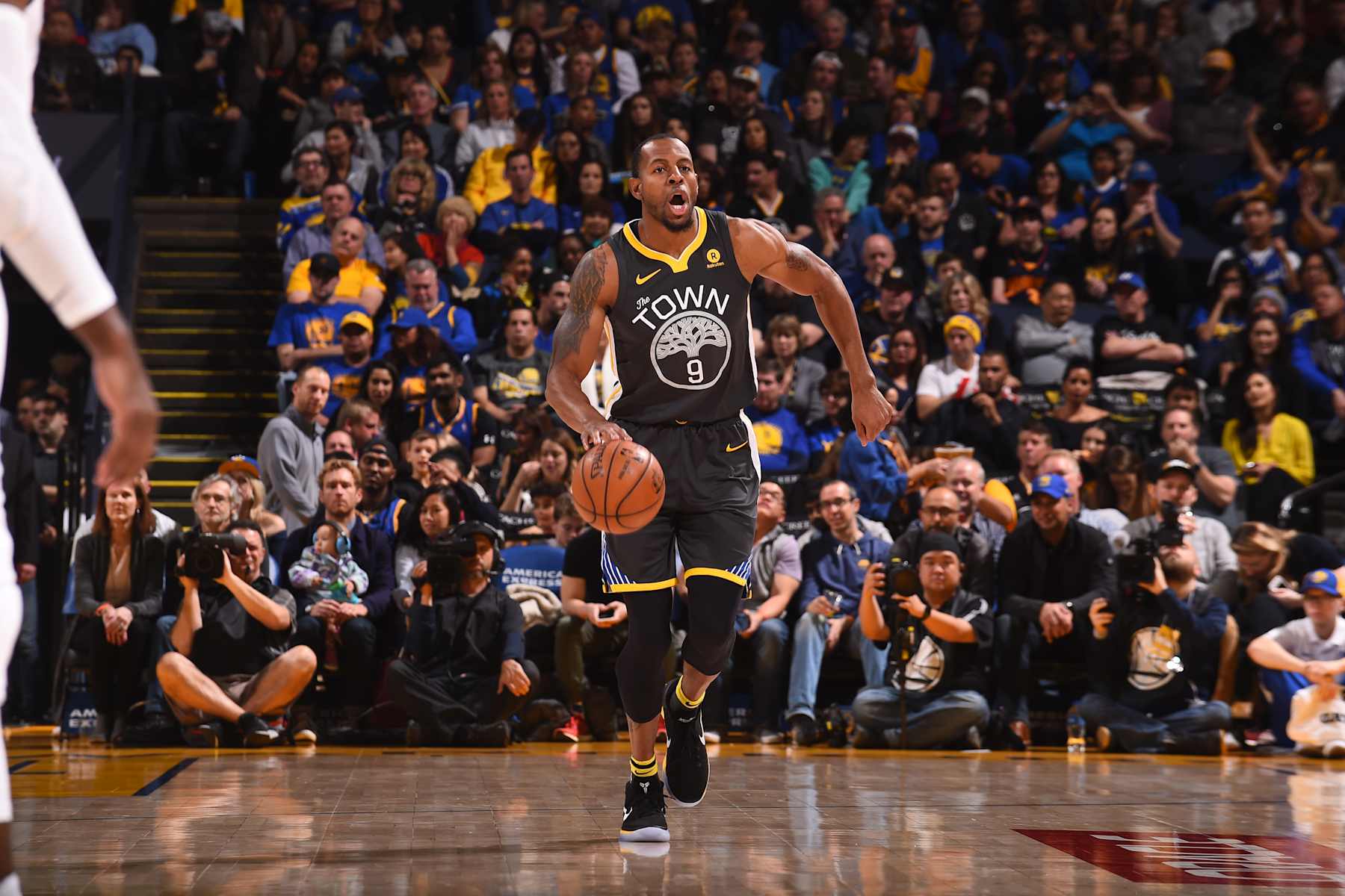 OAKLAND, CA - DECEMBER 30:   Andre Iguodala #9 of the Golden State Warriors handles the ball against the Memphis Grizzlies on December 30, 2017 at ORACLE Arena in Oakland, California. NOTE TO USER: User expressly acknowledges and agrees that, by downloading and or using this photograph, user is consenting to the terms and conditions of Getty Images License Agreement. Mandatory Copyright Notice: Copyright 2017 NBAE (Photo by Noah Graham/NBAE via Getty Images)