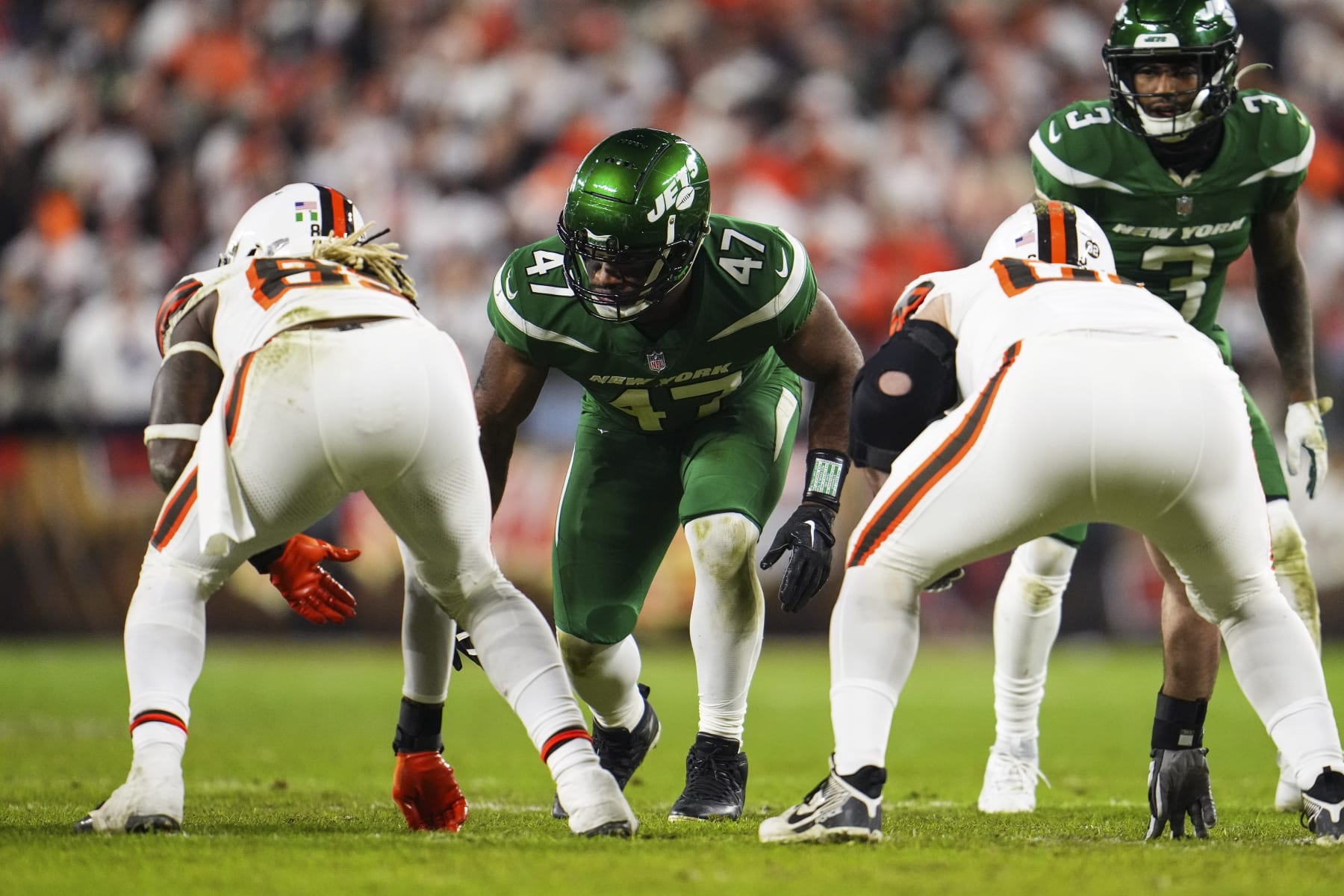 CLEVELAND, OH - DECEMBER 28: Bryce Huff #47 of the New York Jets lines up during an NFL football game against the Cleveland Browns at Cleveland Browns Stadium on December 28, 2023 in Cleveland, Ohio. (Photo by Cooper Neill/Getty Images)