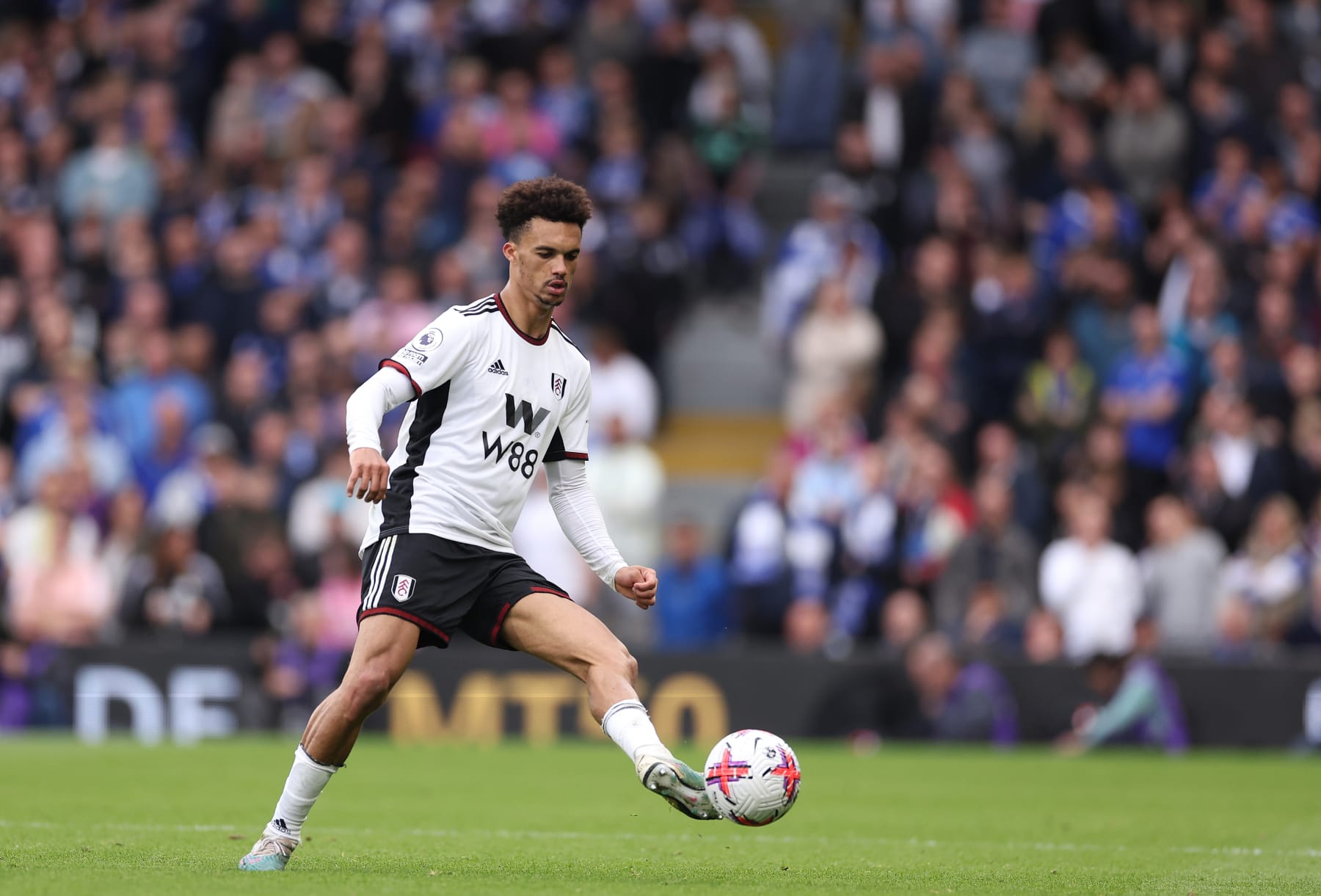 LONDON, ENGLAND - MAY 08:  Antonee Robinson of Fulham controls the ball during the Premier League match between Fulham FC and Leicester City at Craven Cottage on May 08, 2023 in London, England. (Photo by Warren Little/Getty Images)