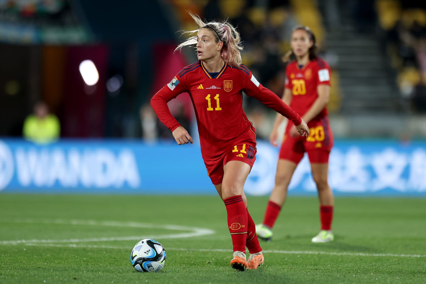 Alexia Putellas leads the Spanish women's national team against the Swiss.