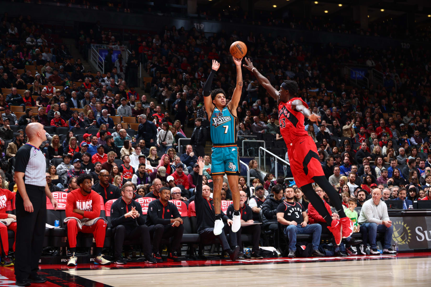 TORONTO, CANADA - FEBRUARY 12: Killian Hayes #7 of the Detroit Pistons shoots a three point basket during the game against the Toronto Raptors on February 12, 2023 at the Scotiabank Arena in Toronto, Ontario, Canada.  NOTE TO USER: User expressly acknowledges and agrees that, by downloading and or using this Photograph, user is consenting to the terms and conditions of the Getty Images License Agreement.  Mandatory Copyright Notice: Copyright 2023 NBAE (Photo by Vaughn Ridley/NBAE via Getty Images)