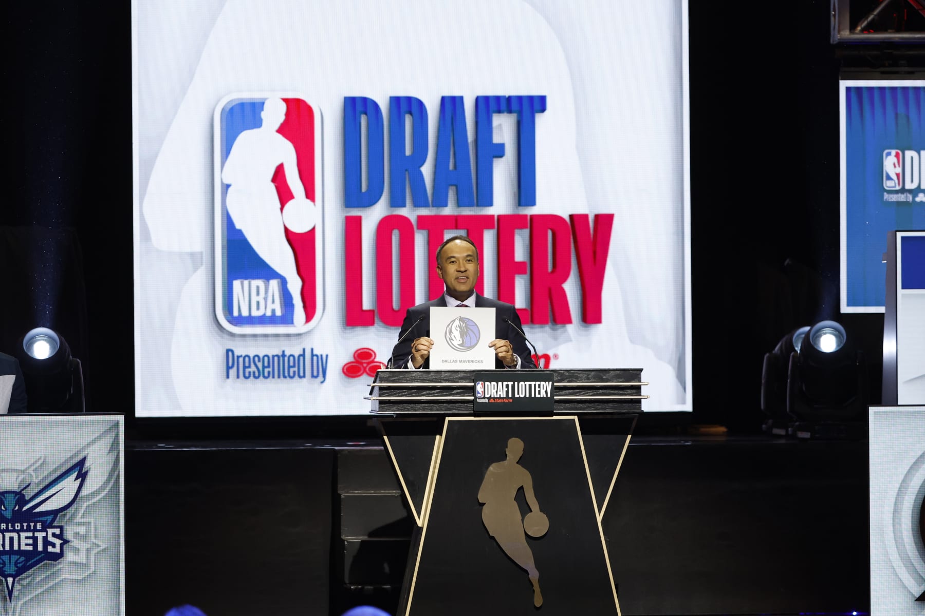 CHICAGO,IL - MAY 16: The Dallas Mavericks receive the 10th Pick during the 2023 NBA Draft Lottery at McCormick Place on May 16, 2023 in Chicago, Illinois. NOTE TO USER: User expressly acknowledges and agrees that, by downloading and or using this photograph, user is consenting to the terms and conditions of the Getty Images License Agreement. Mandatory Copyright Notice: Copyright 2023 NBAE (Photo by Kamil Krzaczynski/NBAE via Getty Images)