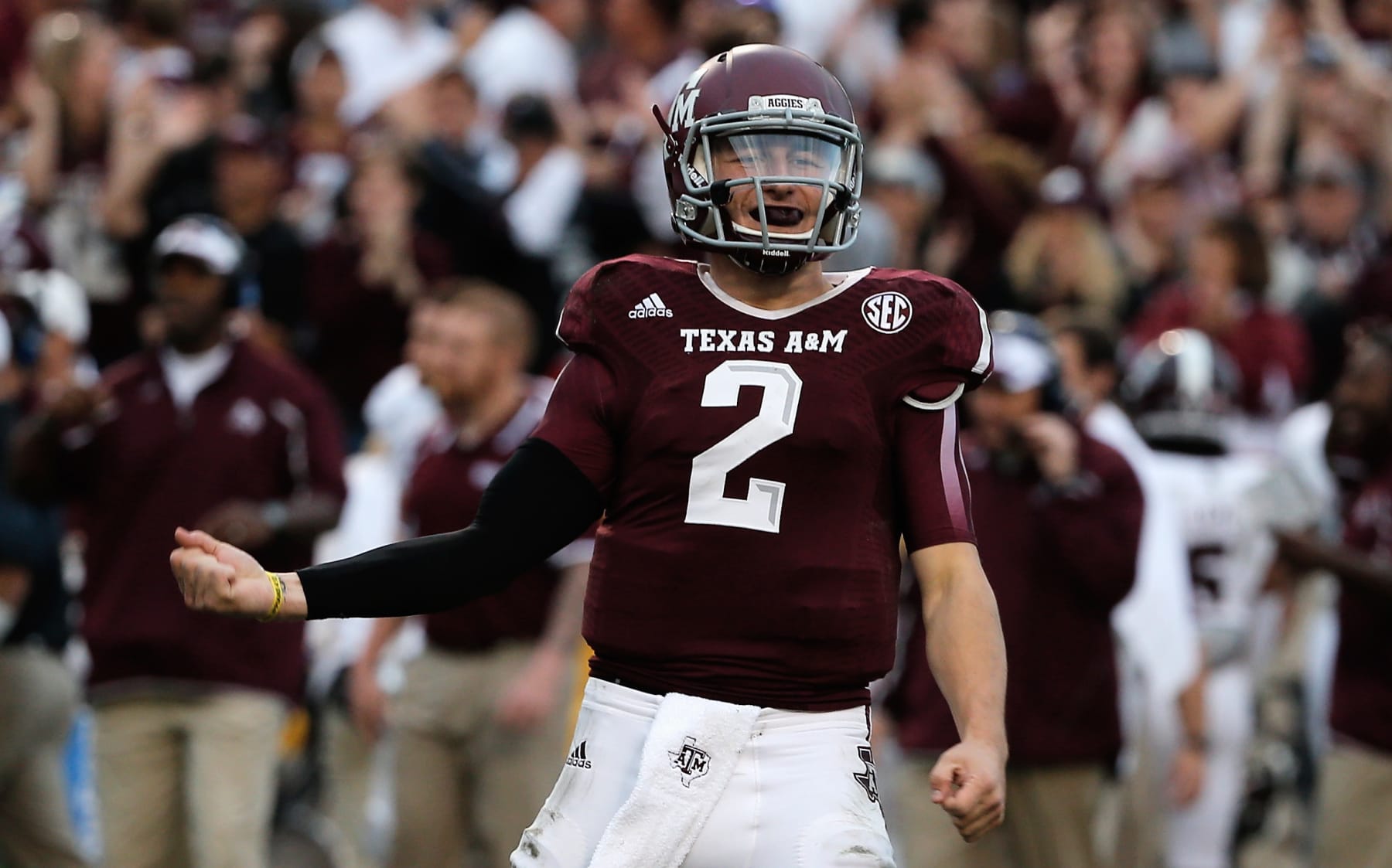 COLLEGE STATION, TX - NOVEMBER 09:  Johnny Manziel #2 of the Texas A&M Aggies celebrates a touchdown pass in the third quarter during the game against the Mississippi State Bulldogs at Kyle Field on November 9, 2013 in College Station, Texas.  (Photo by Scott Halleran/Getty Images)