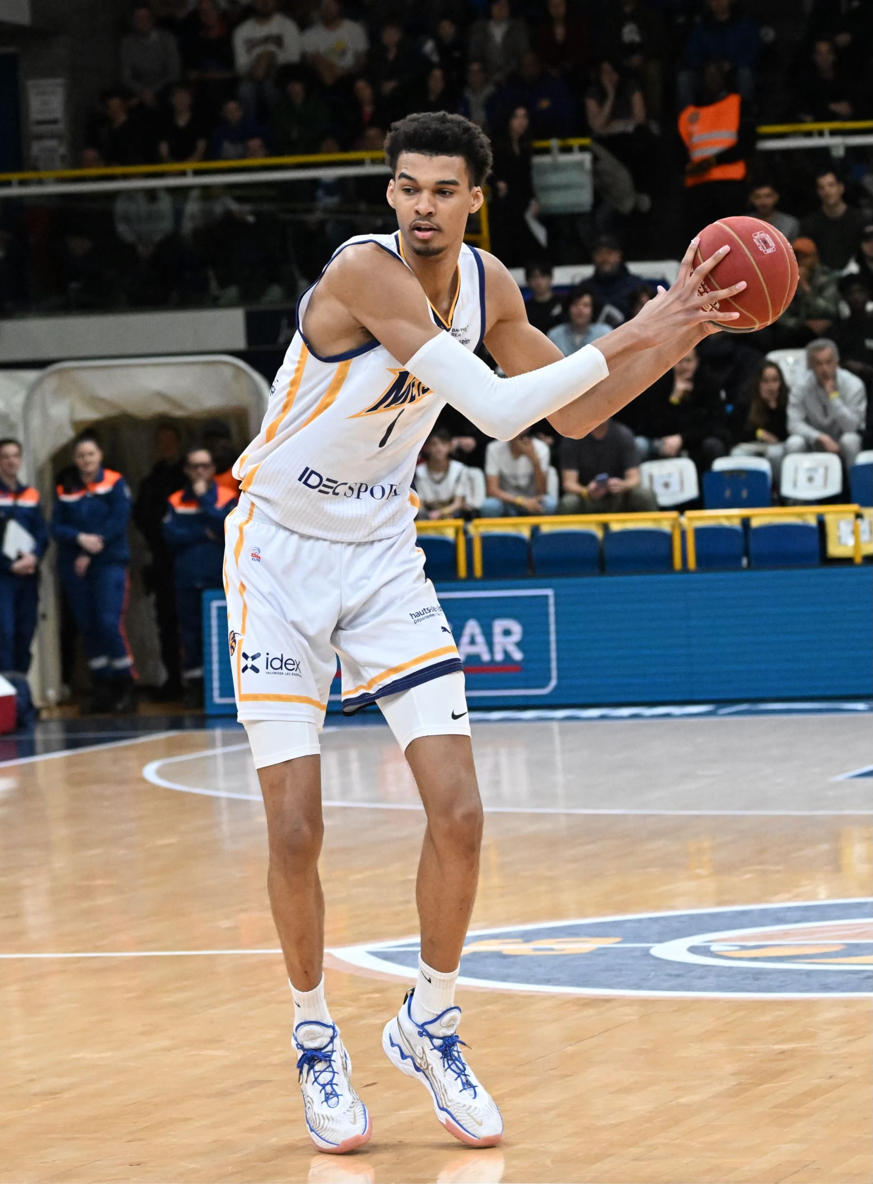 Metropolitan 92's French power forward Victor Wembanyama competes in the French Elite basketball match between Boulogne-Levallois Metropolitans 92 and SIG Strasbourg at the Palais des Sports Marcel-Cerdan in Levallois-Perret, outside Paris, on April 8, 2023 (Photo by Emmanuel DUNAND / AFP) (Photo by EMMANUEL DUNAND/AFP via Getty Images)