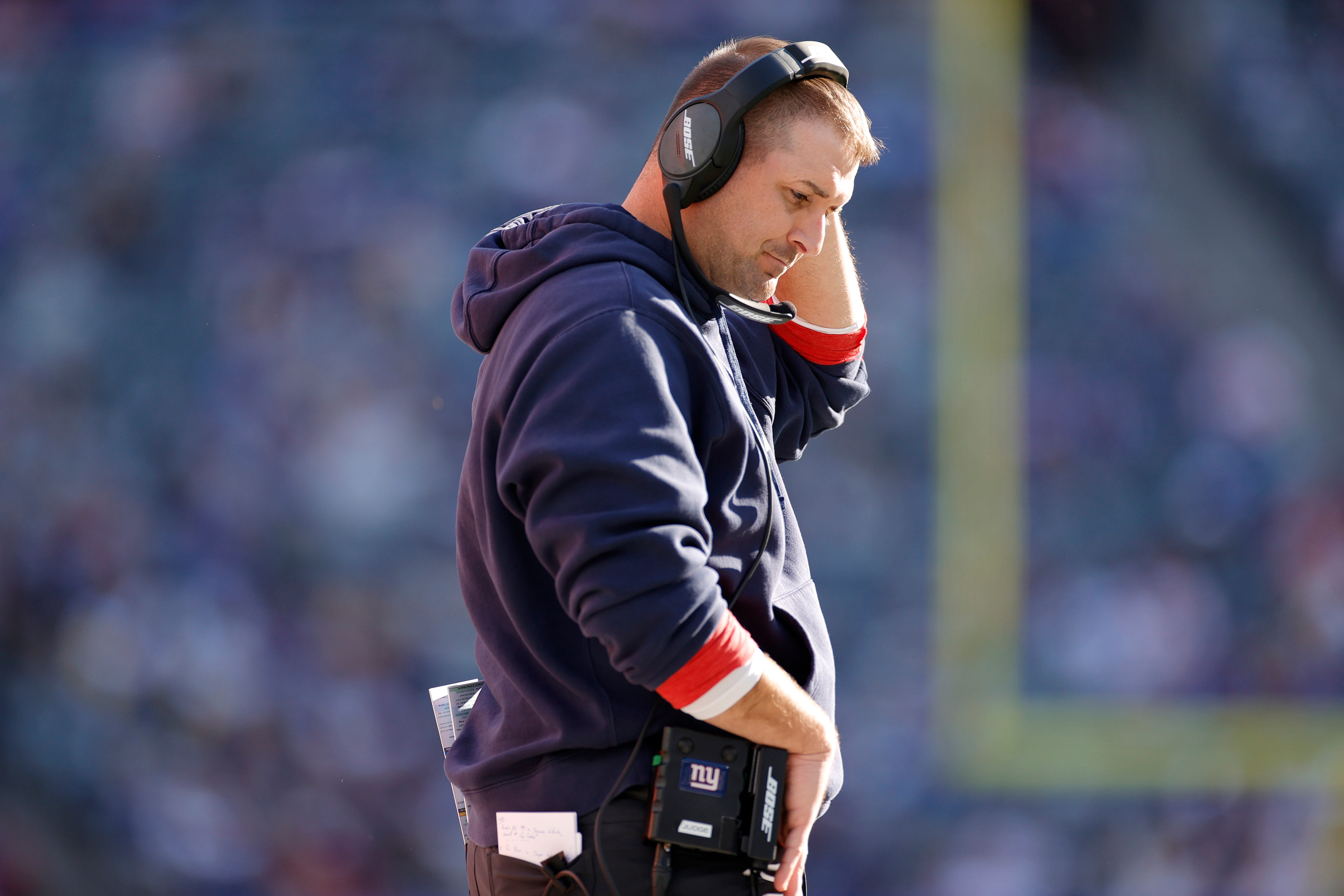 EAST RUTHERFORD, NEW JERSEY - OCTOBER 17: Head coach Joe Judge of the New York Giants reacts in the fourth quarter against the Los Angeles Rams at MetLife Stadium on October 17, 2021 in East Rutherford, New Jersey. (Photo by Sarah Stier/Getty Images)
