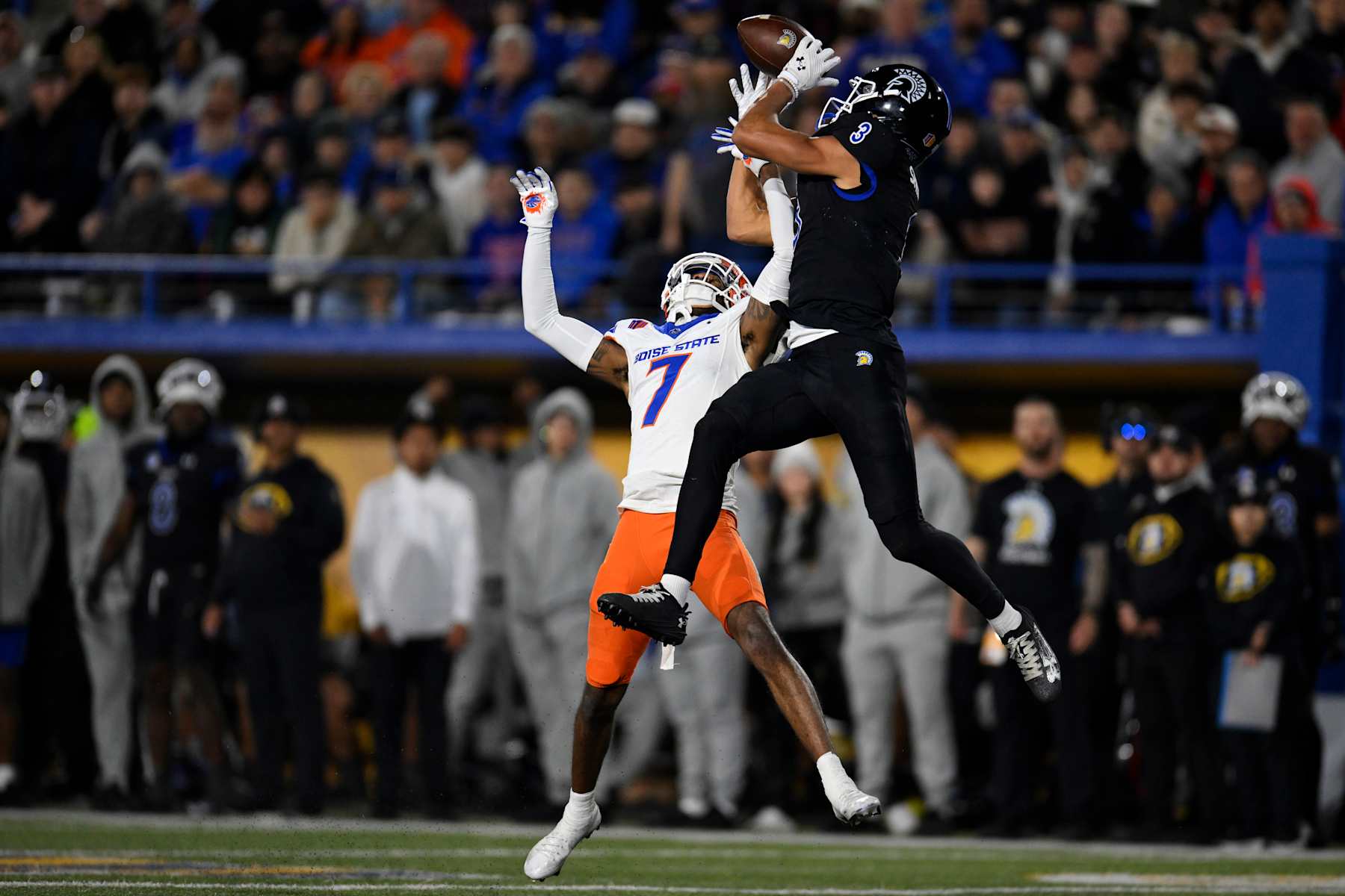 San Jose State's Nick Nash catches a touchdown pass against the Boise State Broncos. 