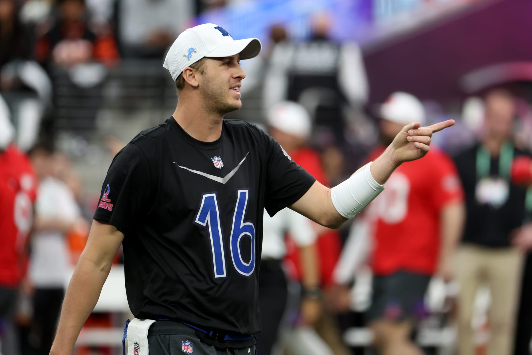 LAS VEGAS, NV - FEBRUARY 05: NFC quarter back Jared Goff (16) of Detroit Lions points to the sideline during the Pro Bowl Games on February 5, 2023, at Allegiant Stadium in Las Vegas, Nevada.  (Photo by Kiyoshi Mio/Icon Sportswire via Getty Images)