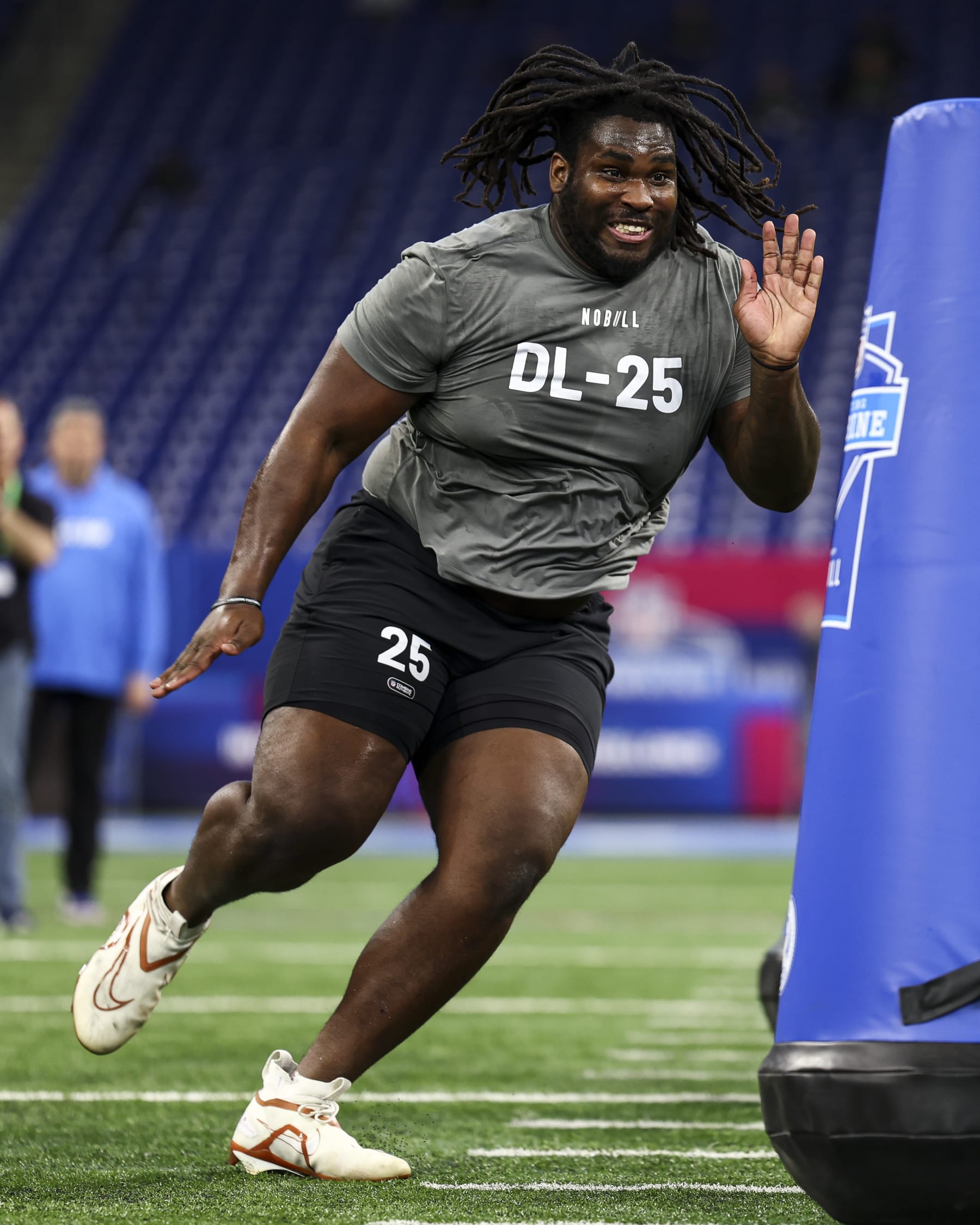 Texas defensive tackle T'Vondre Sweat