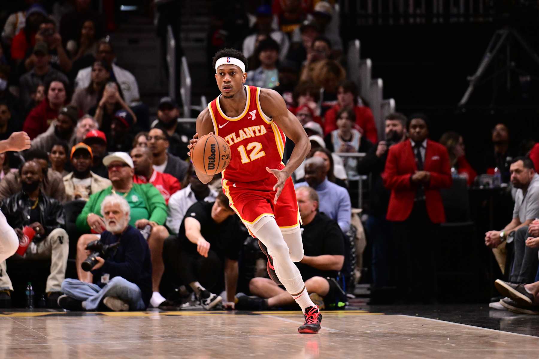 ATLANTA, GA - FEBRUARY 5:  De'Andre Hunter #12 of the Atlanta Hawks handles the ball during the game against the San Antonio Spurs on February 5, 2025 at State Farm Arena in Atlanta, Georgia.  NOTE TO USER: User expressly acknowledges and agrees that, by downloading and/or using this Photograph, user is consenting to the terms and conditions of the Getty Images License Agreement. Mandatory Copyright Notice: Copyright 2025 NBAE (Photo by Adam Hagy/NBAE via Getty Images)