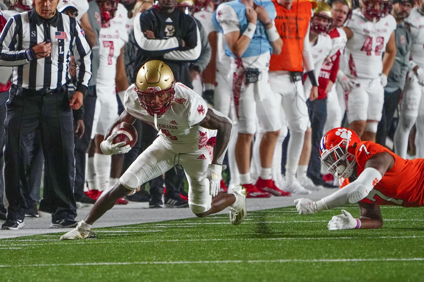 CHESTNUT HILL, MA - OCTOBER 08: Boston College Eagles Wide Receiver Zay Flowers (4) runs with the ball after making a catch during the second half of the college football game between the Clemson Tigers and the Boston College Eagles on October 8, 2022, at Alumni Stadium in Chestnut Hill, Ma. (Photo by Gregory Fisher/Icon Sportswire via Getty Images)