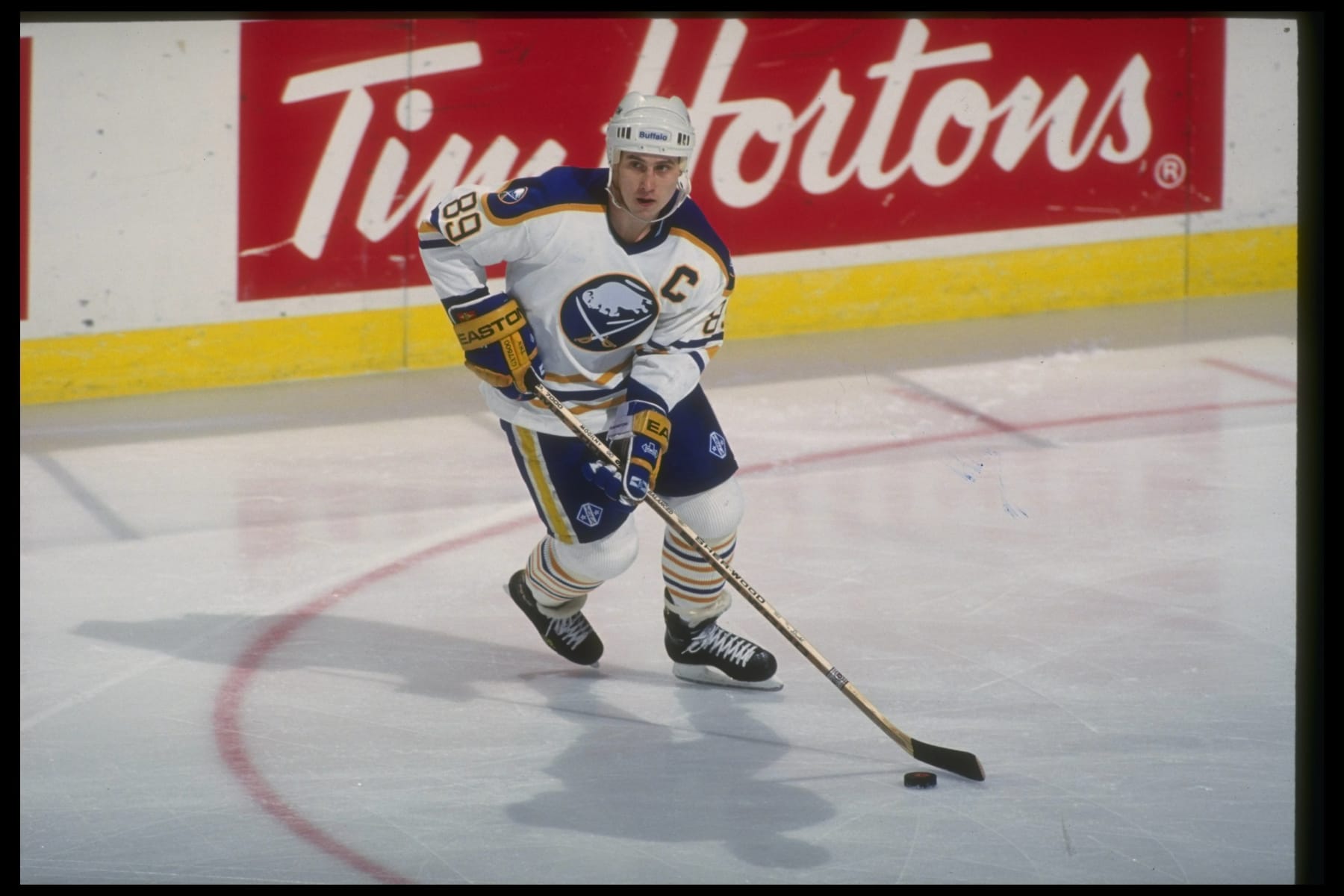 17 Dec 1993:  Leftwinger Alexander Mogilny of the Buffalo Sabres moves down the ice during a game against the Los Angeles Kings at Memorial Auditorium in Buffalo, New York. Mandatory Credit: Rick Stewart  /Allsport