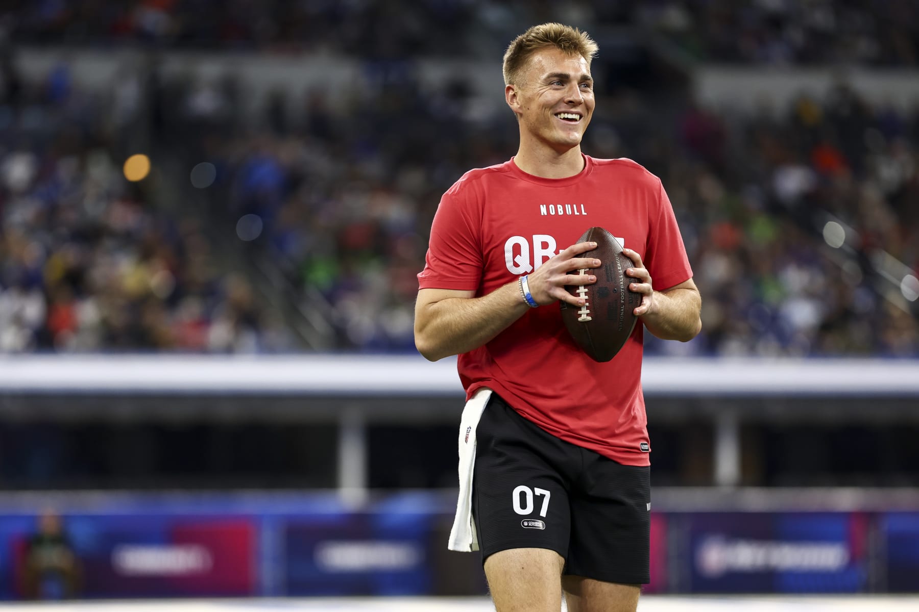 INDIANAPOLIS, INDIANA - MARCH 2: Bo Nix #QB07 of Oregon participates in a drill during the NFL Combine at the Lucas Oil Stadium on March 2, 2024 in Indianapolis, Indiana. (Photo by Kevin Sabitus/Getty Images)