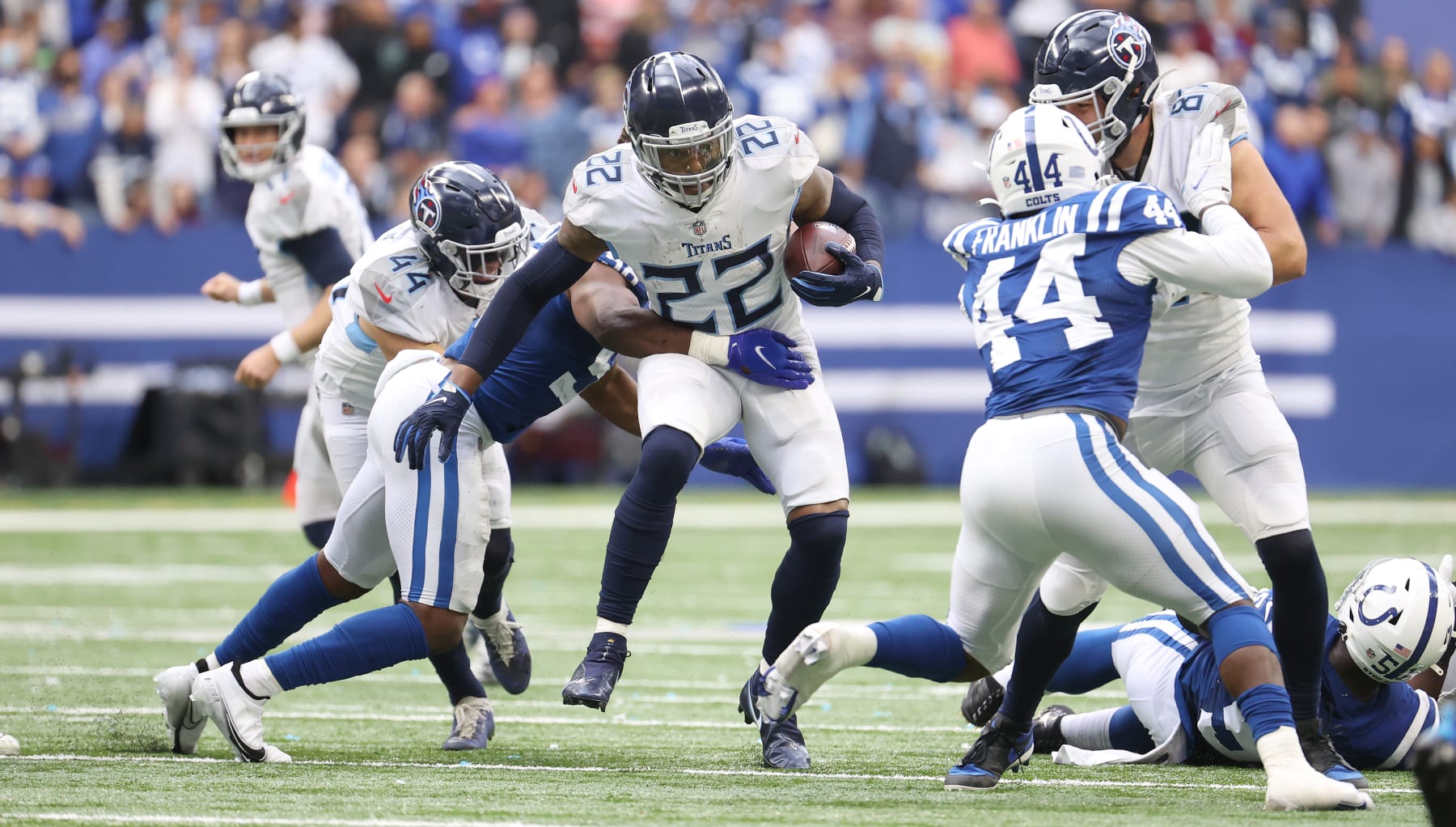 INDIANAPOLIS, INDIANA - OCTOBER 31:   Derrick Henry #22 of the Tennessee Titans against the Indianapolis Colts at Lucas Oil Stadium on October 31, 2021 in Indianapolis, Indiana. (Photo by Andy Lyons/Getty Images)