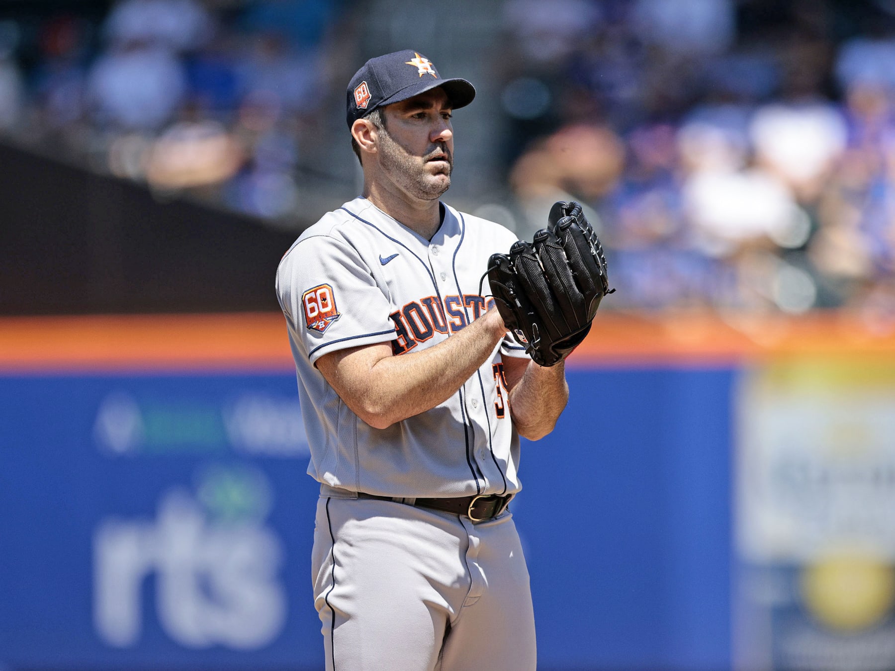 NEW YORK, NY - JUNE 29: Justin Verlander #35 of the Houston Astros in action against the New York Mets at Citi Field on June 29, 2022 in the Queens Borough of New York City. The Astros defeated the Mets 2-0. (Photo by Christopher Pasatieri/Getty Images)