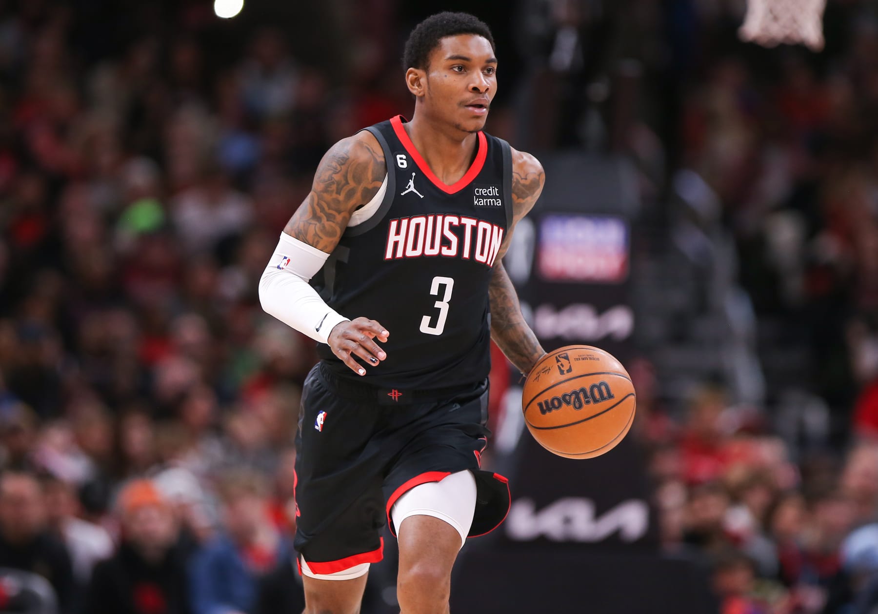CHICAGO, IL - DECEMBER 26: Houston Rockets Guard Kevin Porter Jr. (3) brings the ball up court during a NBA game between the Houston Rockets and the Chicago Bulls on December  26, 2022 at the United Center in Chicago, IL. (Photo by Melissa Tamez/Icon Sportswire via Getty Images)