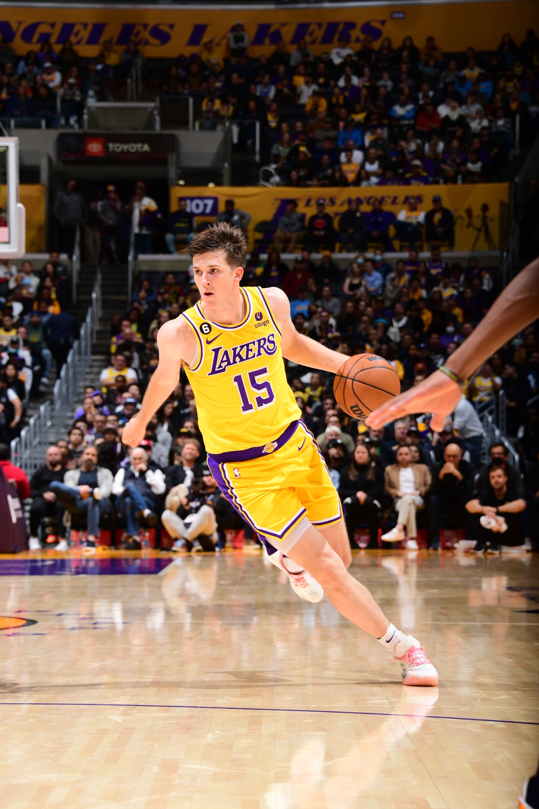 LOS ANGELES, CA - NOVEMBER 28: Austin Reaves #15 of the Los Angeles Lakers handles the ball during the game against the Indiana Pacers on November 28, 2022 at Crypto.Com Arena in Los Angeles, California. NOTE TO USER: User expressly acknowledges and agrees that, by downloading and/or using this Photograph, user is consenting to the terms and conditions of the Getty Images License Agreement. Mandatory Copyright Notice: Copyright 2022 NBAE (Photo by Adam Pantozzi/NBAE via Getty Images)