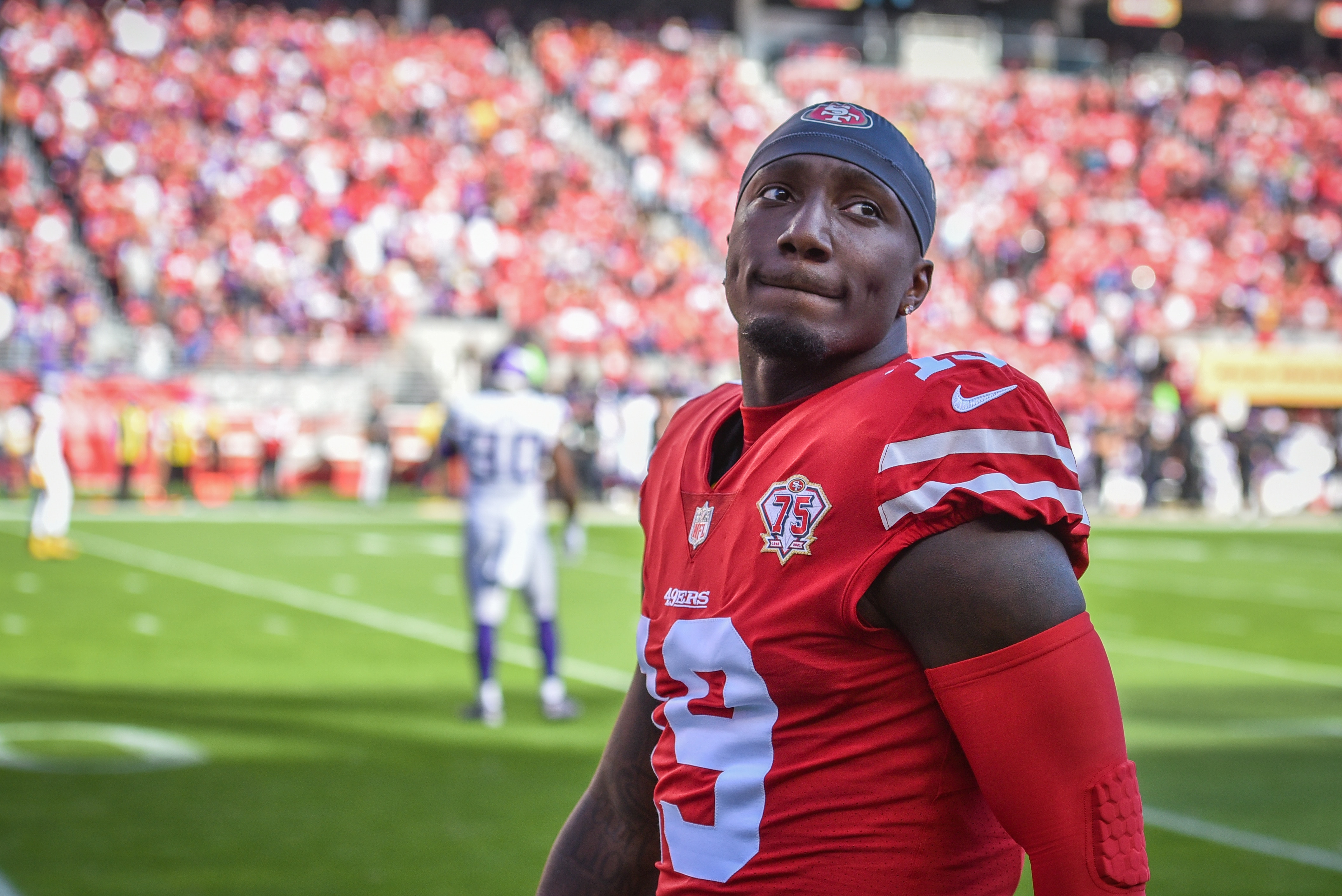SANTA CLARA, CA - NOVEMBER 28: San Francisco 49ers wide receiver Deebo Samuel (19) walking the sidelines before the game between the Minnesota Vikings and the San Francisco 49ers on Sunday, November 28, 2021 at Levi's Stadium in Santa Clara, California. (Photo by Douglas Stringer/Icon Sportswire via Getty Images)