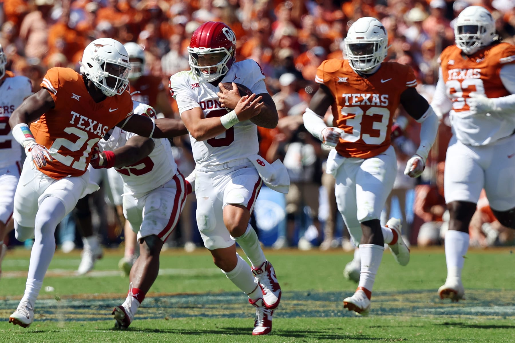 Dillon Gabriel of the Oklahoma Sooners