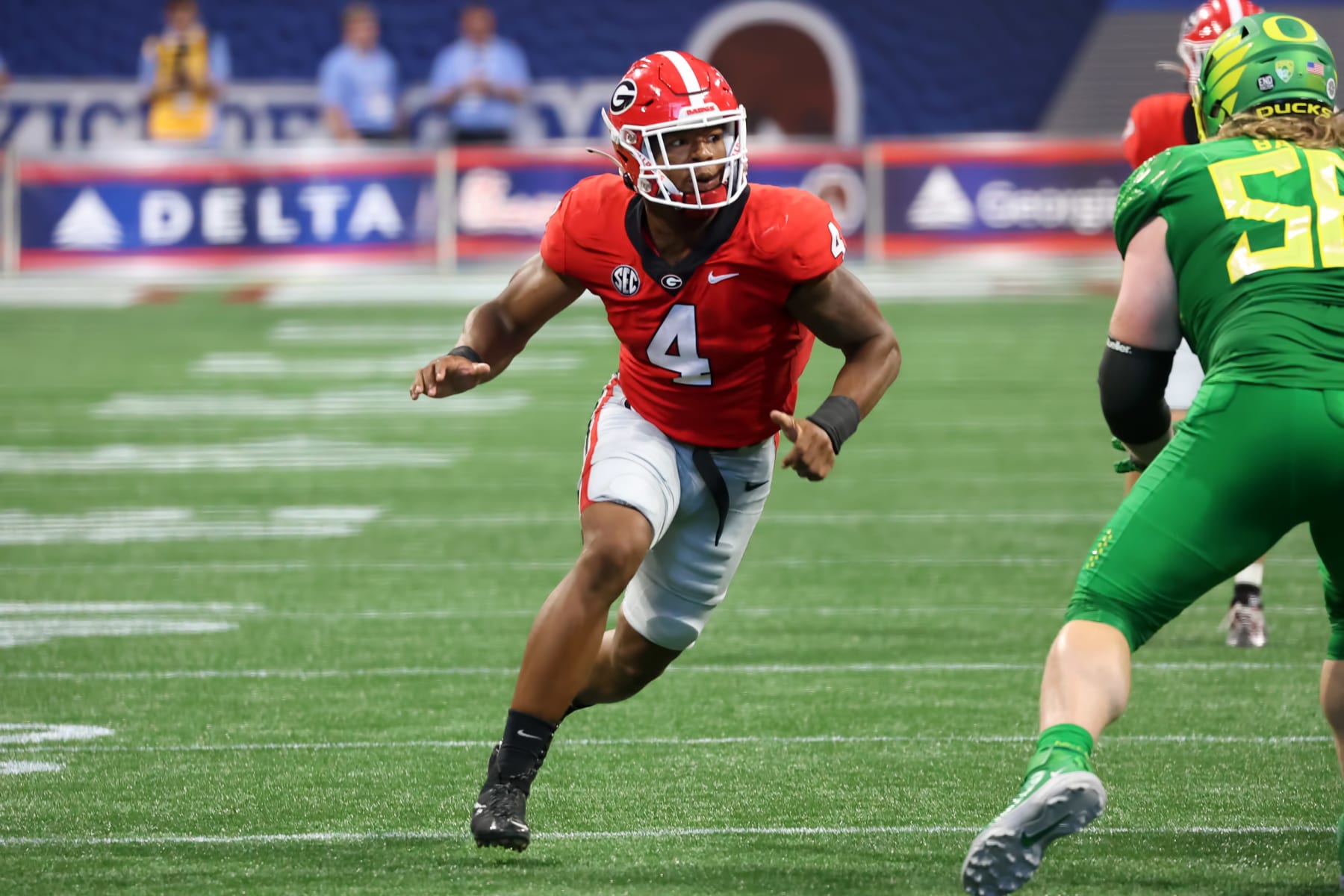 ATLANTA, GA - SEPTEMBER 03: Georgia Bulldogs linebacker Nolan Smith (4) during the game between the Oregon Ducks and the Georgia Bulldogs on September 3, 2022 at Mercedes-Benz Stadium in Atlanta, Georgia.  (Photo by Michael Wade/Icon Sportswire via Getty Images)