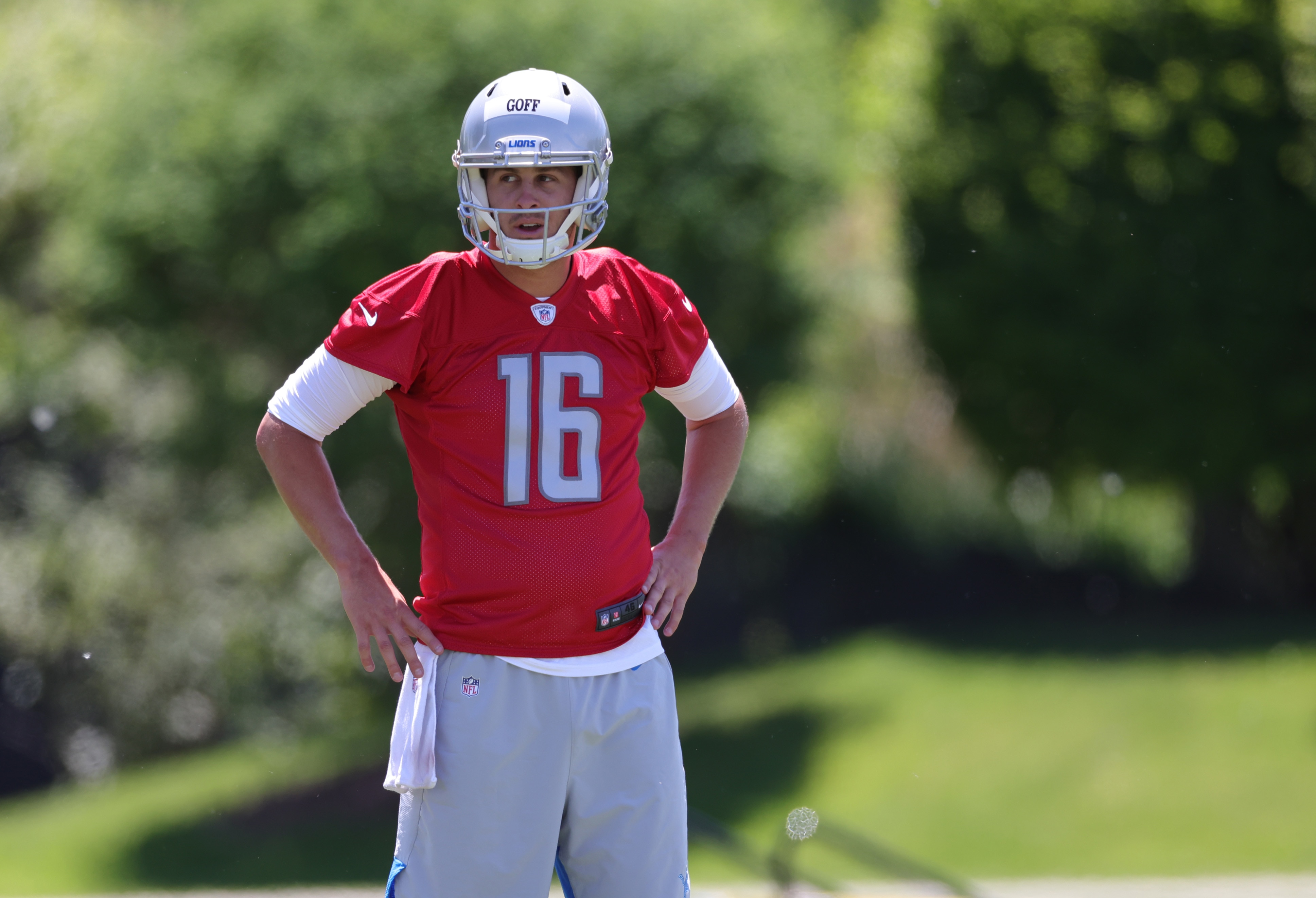 ALLEN PARK, MICHIGAN - MAY 27: Jared Goff #16 of the Detroit Lions works through the afternoon practice session on May 27, 2021 in Allen Park, Michigan. (Photo by Leon Halip/Getty Images)