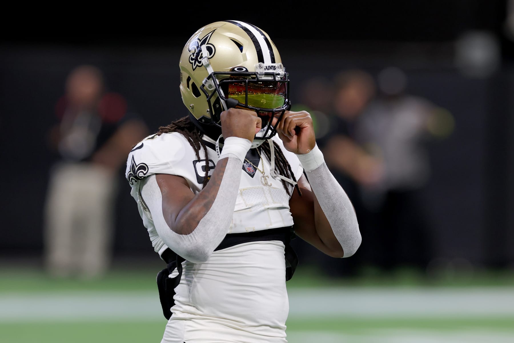 ATLANTA, GEORGIA - SEPTEMBER 11: Alvin Kamara #41 of the New Orleans Saints warms-up before the game against the Atlanta Falcons at Mercedes-Benz Stadium on September 11, 2022 in Atlanta, Georgia. (Photo by Kevin C. Cox/Getty Images)