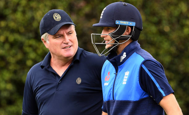 England captain Joe Root (R) chats with former Australian spinner Stuart MacGill (L) during training at the SCG in Sydney on January 3, 2018, a day ahead of the start of the fifth Ashes cricket Test match against Australia. / AFP PHOTO / WILLIAM WEST / --IMAGE RESTRICTED TO EDITORIAL USE - STRICTLY NO COMMERCIAL USE-- (Photo credit should read WILLIAM WEST/AFP via Getty Images) England captain Joe Root (R) chats with former Australian spinner Stuart MacGill (L) during training at the SCG in Sydney on January 3, 2018, a day ahead of the start of the fifth Ashes cricket Test match against Australia. / AFP PHOTO / WILLIAM WEST / --IMAGE RESTRICTED TO EDITORIAL USE - STRICTLY NO COMMERCIAL USE-- (Photo credit should read WILLIAM WEST/AFP via Getty Images)