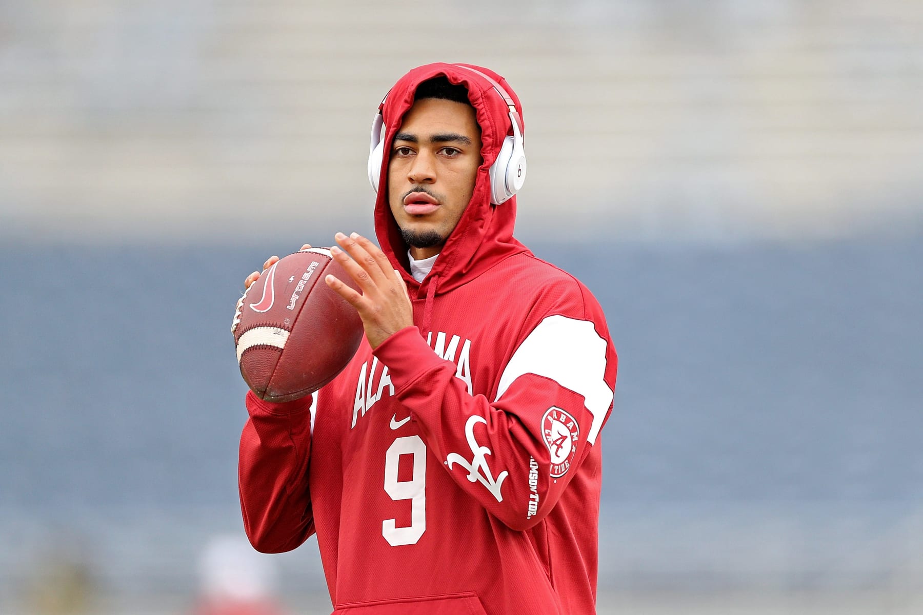 OXFORD, MISSISSIPPI - NOVEMBER 12: Bryce Young #9 of the Alabama Crimson Tide warms up before the game against the Mississippi Rebels at Vaught-Hemingway Stadium on November 12, 2022 in Oxford, Mississippi. (Photo by Justin Ford/Getty Images)