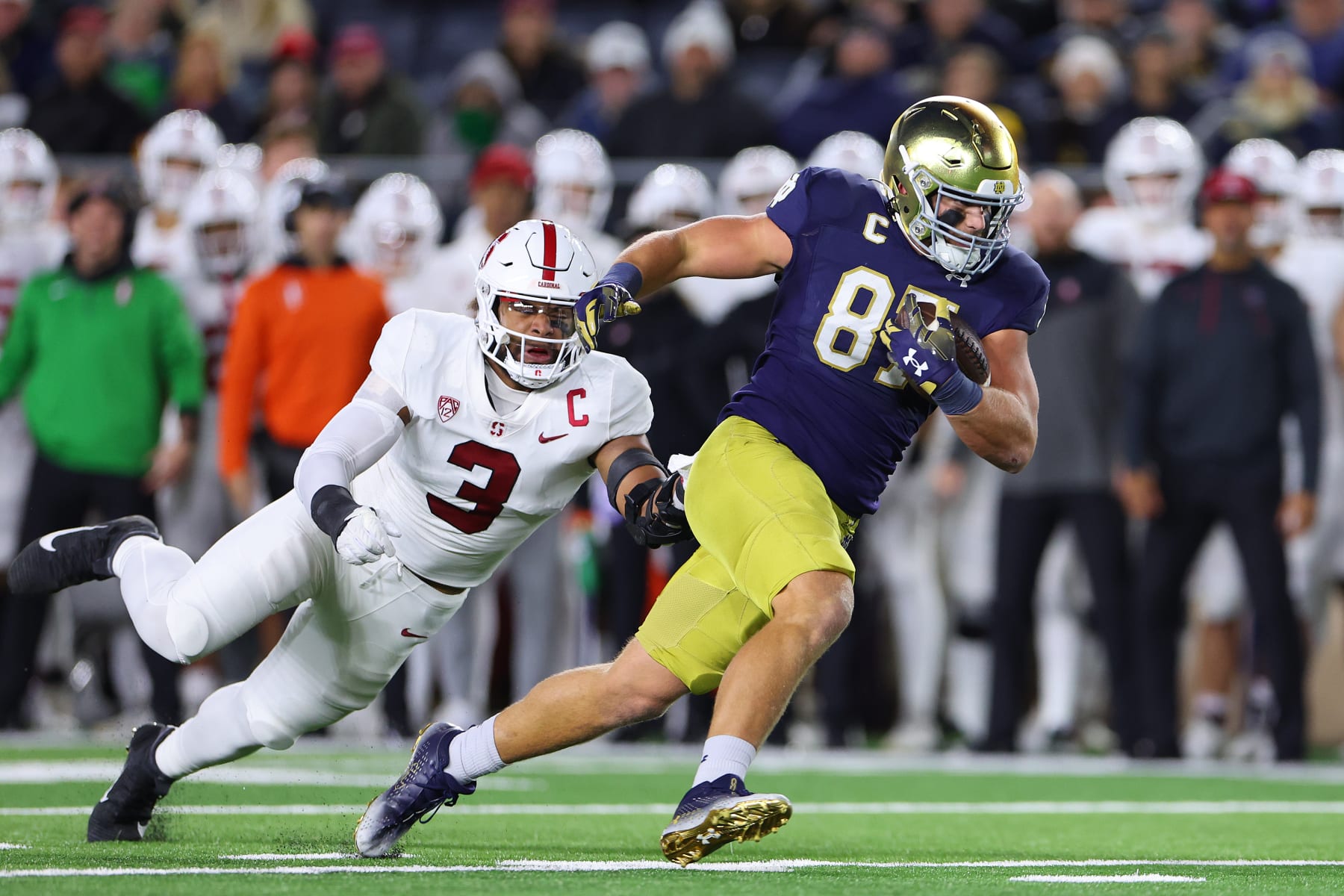 SOUTH BEND, INDIANA - OCTOBER 15: Michael Mayer #87 of the Notre Dame Fighting Irish runs with the ball after reception against the Stanford Cardinal during the first half at Notre Dame Stadium on October 15, 2022 in South Bend, Indiana. (Photo by Michael Reaves/Getty Images)