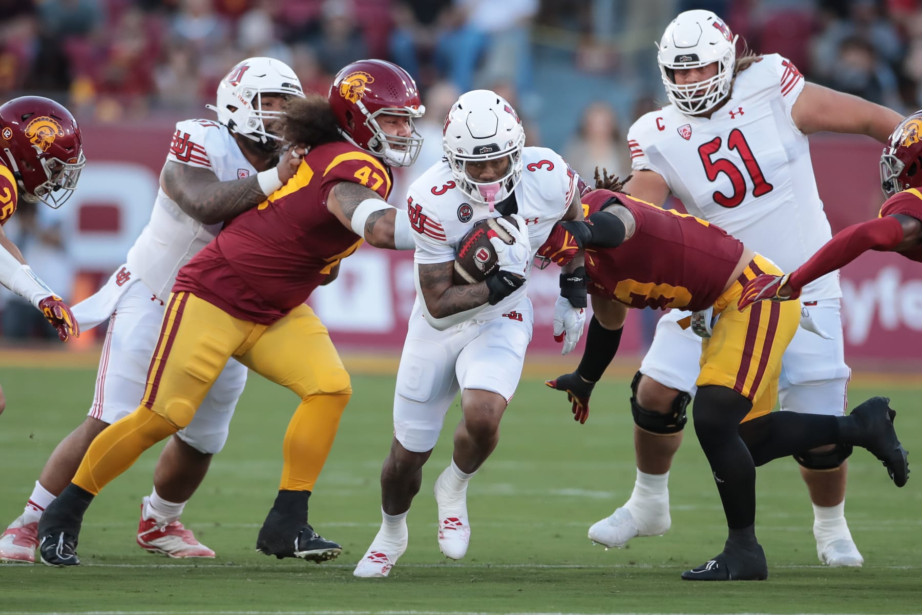 LOS ANGELES, CA - OCTOBER 21: Utah Utes running back Ja'Quinden Jackson (3) finds a hole to run through during the college football game between the Utah Utes and the USC Trojans on October 21, 2023, at the Los Angeles Memorial Coliseum in Los Angeles, CA.(Photo by Jevone Moore/Icon Sportswire via Getty Images)