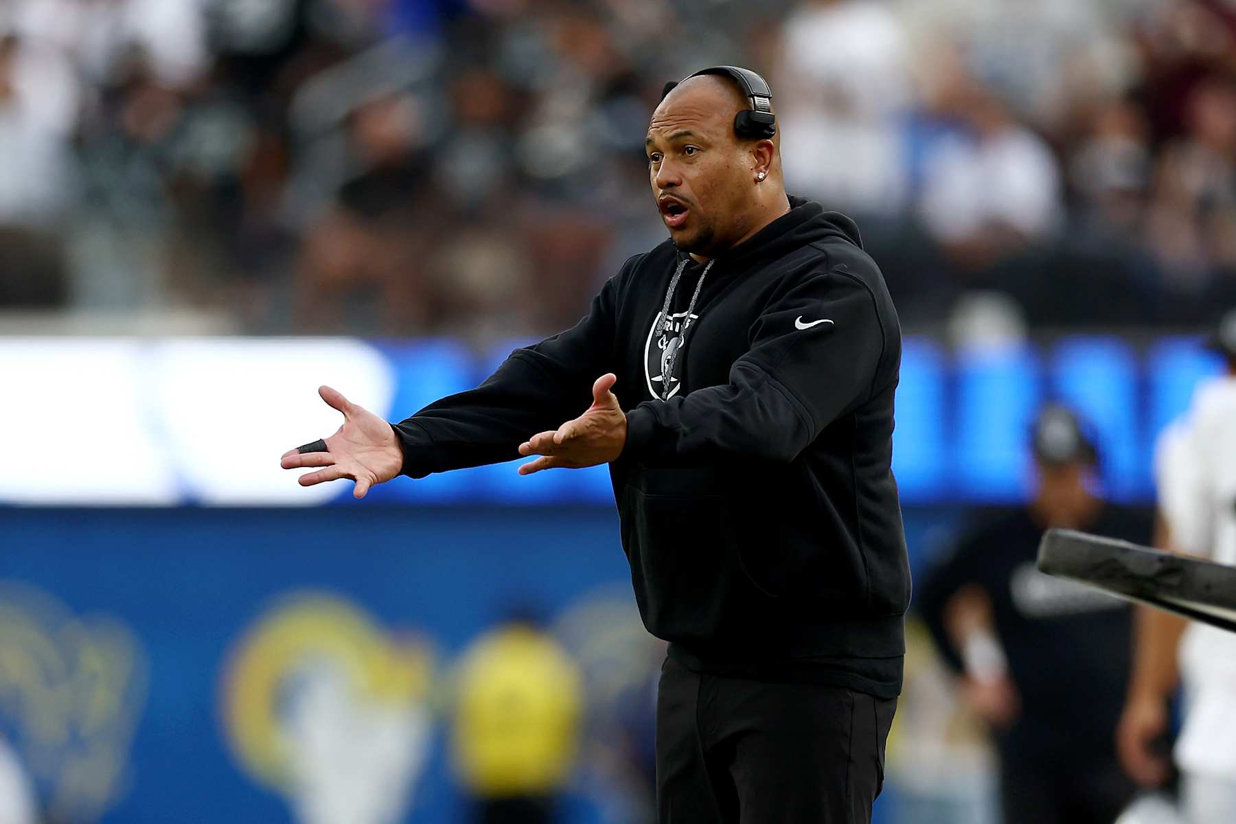 INGLEWOOD, CALIFORNIA - OCTOBER 20: Head coach Antonio Pierce of the Las Vegas Raiders reacts to a play during the fourth quarter against the Los Angeles Rams at SoFi Stadium on October 20, 2024 in Inglewood, California. (Photo by Katelyn Mulcahy/Getty Images)