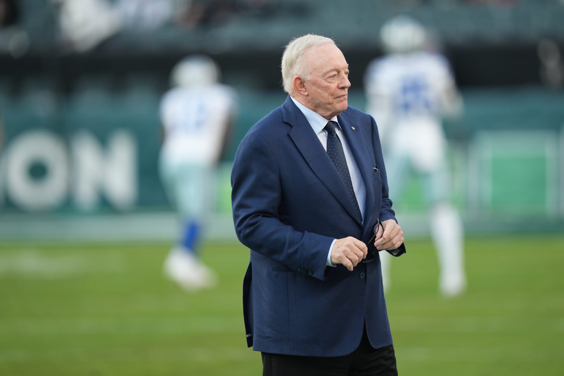 PHILADELPHIA, PA - NOVEMBER 05: Dallas Cowboys owner Jerry Jones looks on during the game between the Dallas Cowboys and the Philadelphia Eagles on November 5, 2023 at Lincoln Financial Field. (Photo by Andy Lewis/Icon Sportswire via Getty Images)
