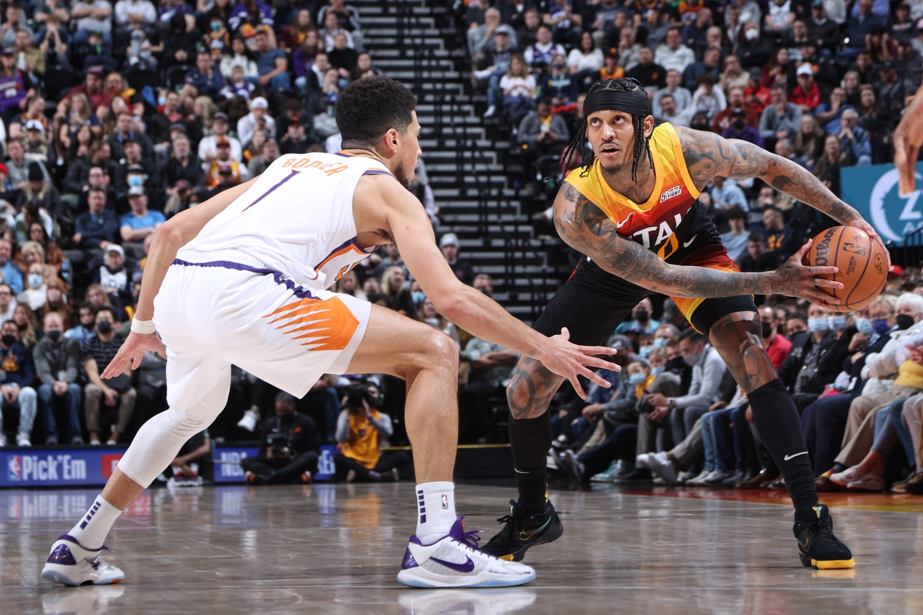 SALT LAKE CITY, UT - JANUARY 26: Jordan Clarkson #00 of the Utah Jazz handles the ball during the game against the Phoenix Suns on January 26, 2022 at vivint.SmartHome Arena in Salt Lake City, Utah. NOTE TO USER: User expressly acknowledges and agrees that, by downloading and or using this Photograph, User is consenting to the terms and conditions of the Getty Images License Agreement. Mandatory Copyright Notice: Copyright 2022 NBAE (Photo by Melissa Majchrzak/NBAE via Getty Images)