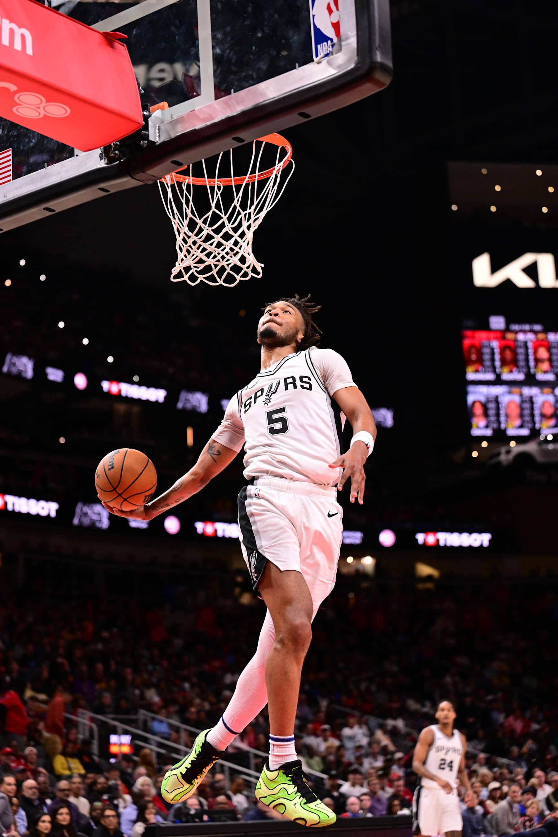 ATLANTA, GA - FEBRUARY 5:  Stephon Castle #5 of the San Antonio Spurs drives to the basket during the game against the Atlanta Hawks on February 5, 2025 at State Farm Arena in Atlanta, Georgia.  NOTE TO USER: User expressly acknowledges and agrees that, by downloading and/or using this Photograph, user is consenting to the terms and conditions of the Getty Images License Agreement. Mandatory Copyright Notice: Copyright 2025 NBAE (Photo by Adam Hagy/NBAE via Getty Images)