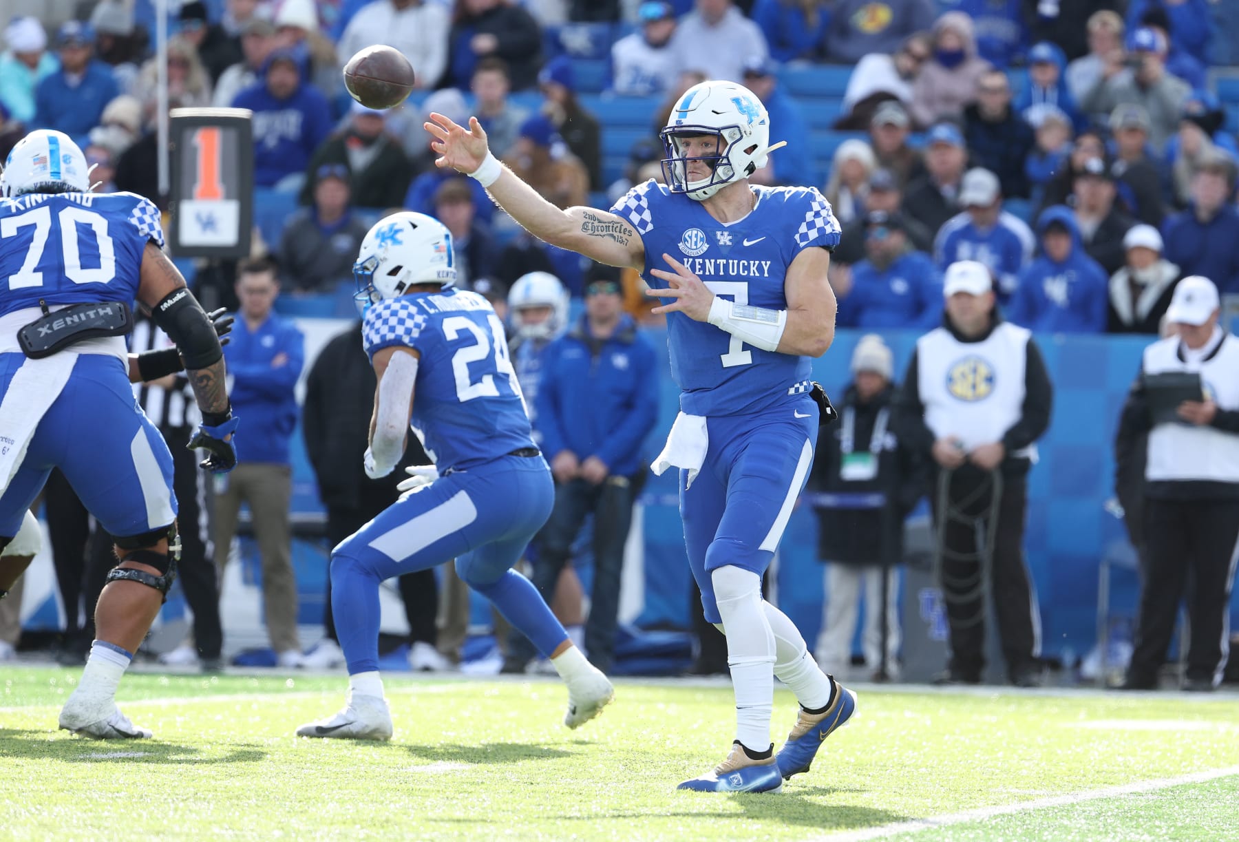 LEXINGTON, KENTUCKY - NOVEMBER 20:   Will Levis #7 of the Kentucky Wildcats throws a pass against the New Mexico State Aggies at Kroger Field on November 20, 2021 in Lexington, Kentucky. (Photo by Andy Lyons/Getty Images)