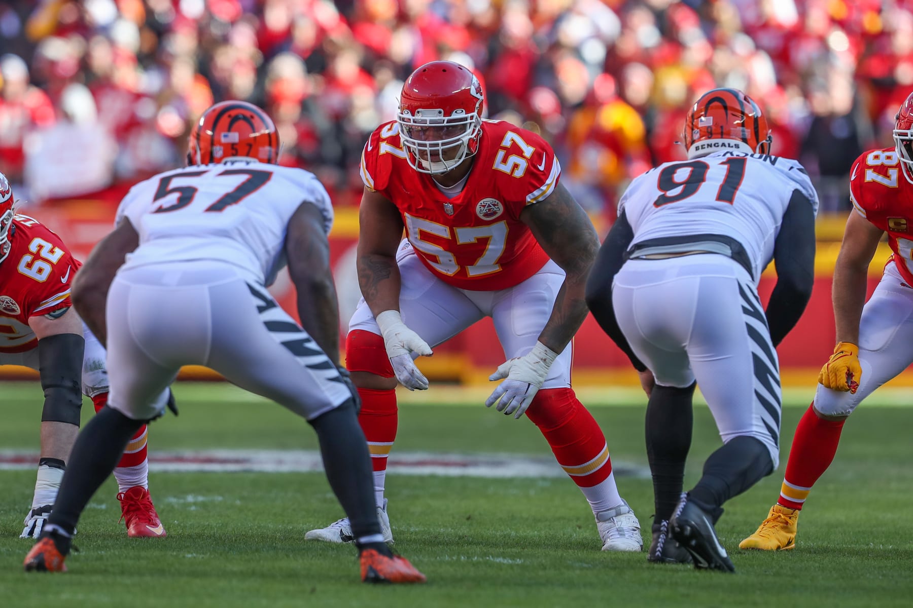 KANSAS CITY, MO - JANUARY 30: Kansas City Chiefs offensive tackle Orlando Brown (57) before the snap in the second quarter of the AFC Championship game between the Cincinnati Bengals and Kansas City Chiefs on Jan 30, 2022 at GEHA Field at Arrowhead Stadium in Kansas City, MO. (Photo by Scott Winters/Icon Sportswire via Getty Images)