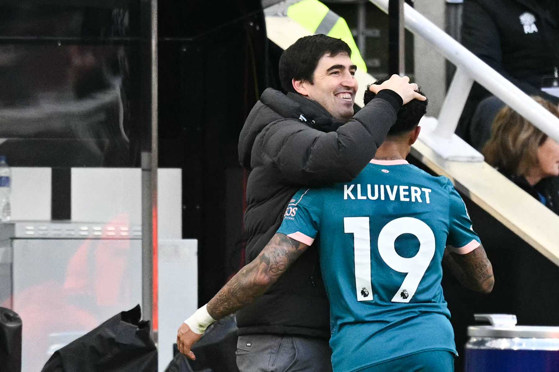 Andoni Iraola and Justin Kluivert.