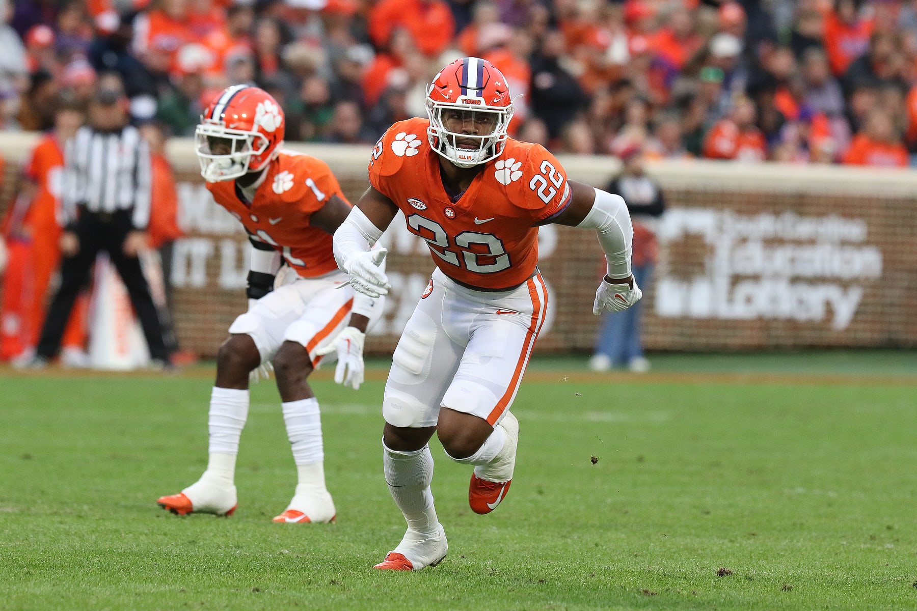 CLEMSON, SC - NOVEMBER 19: Clemson Tigers linebacker Trenton Simpson (22) during a college football game between the Miami Hurricanes and the Clemson Tigers on November 19, 2022, at Clemson Memorial Stadium in Clemson, S.C. (Photo by John Byrum/Icon Sportswire via Getty Images)