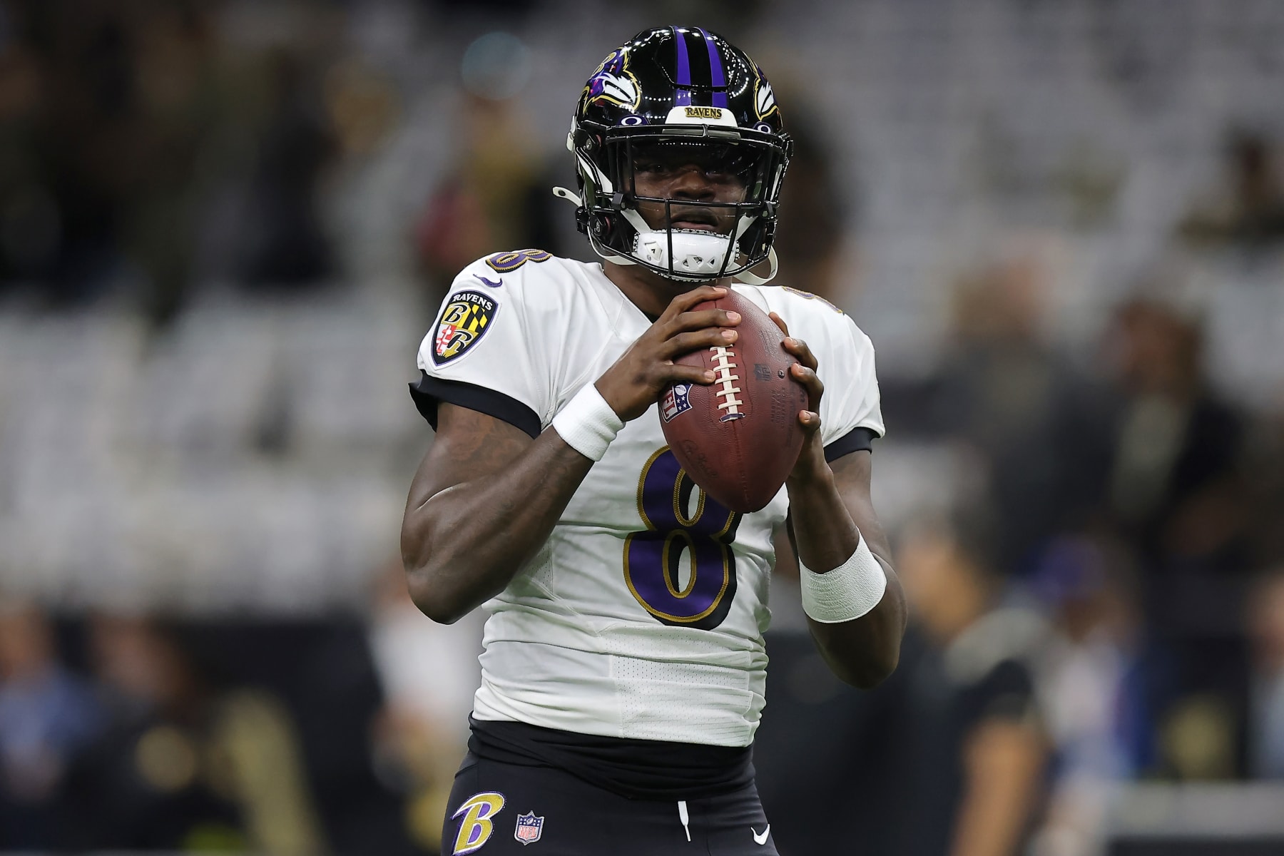 NEW ORLEANS, LOUISIANA - NOVEMBER 07: Lamar Jackson #8 of the Baltimore Ravens warms-up prior to the game against the New Orleans Saints at Caesars Superdome on November 07, 2022 in New Orleans, Louisiana. (Photo by Jonathan Bachman/Getty Images)