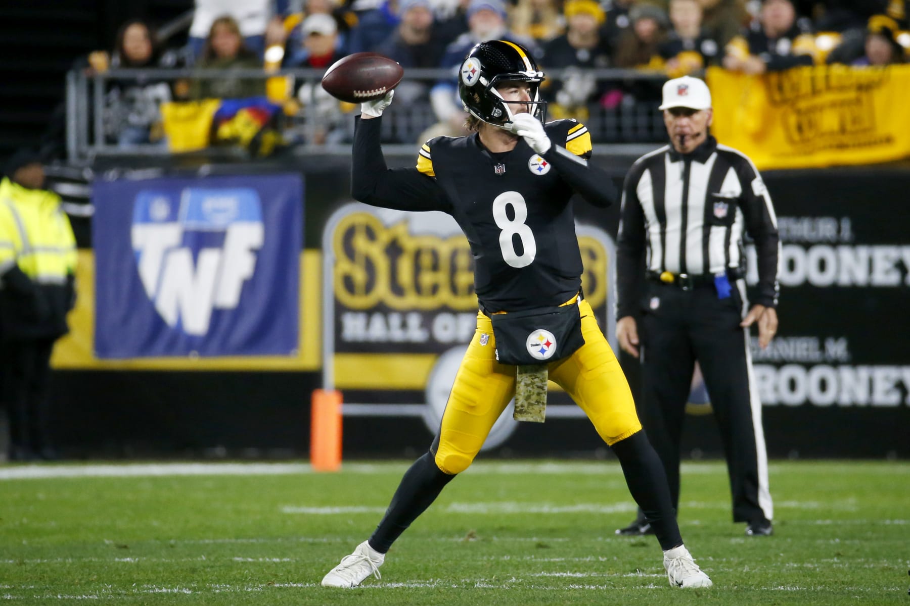 PITTSBURGH, PENNSYLVANIA - NOVEMBER 02: Kenny Pickett #8 of the Pittsburgh Steelers passes the ball in the first half against the Tennessee Titans at Acrisure Stadium on November 02, 2023 in Pittsburgh, Pennsylvania. (Photo by Justin K. Aller/Getty Images)