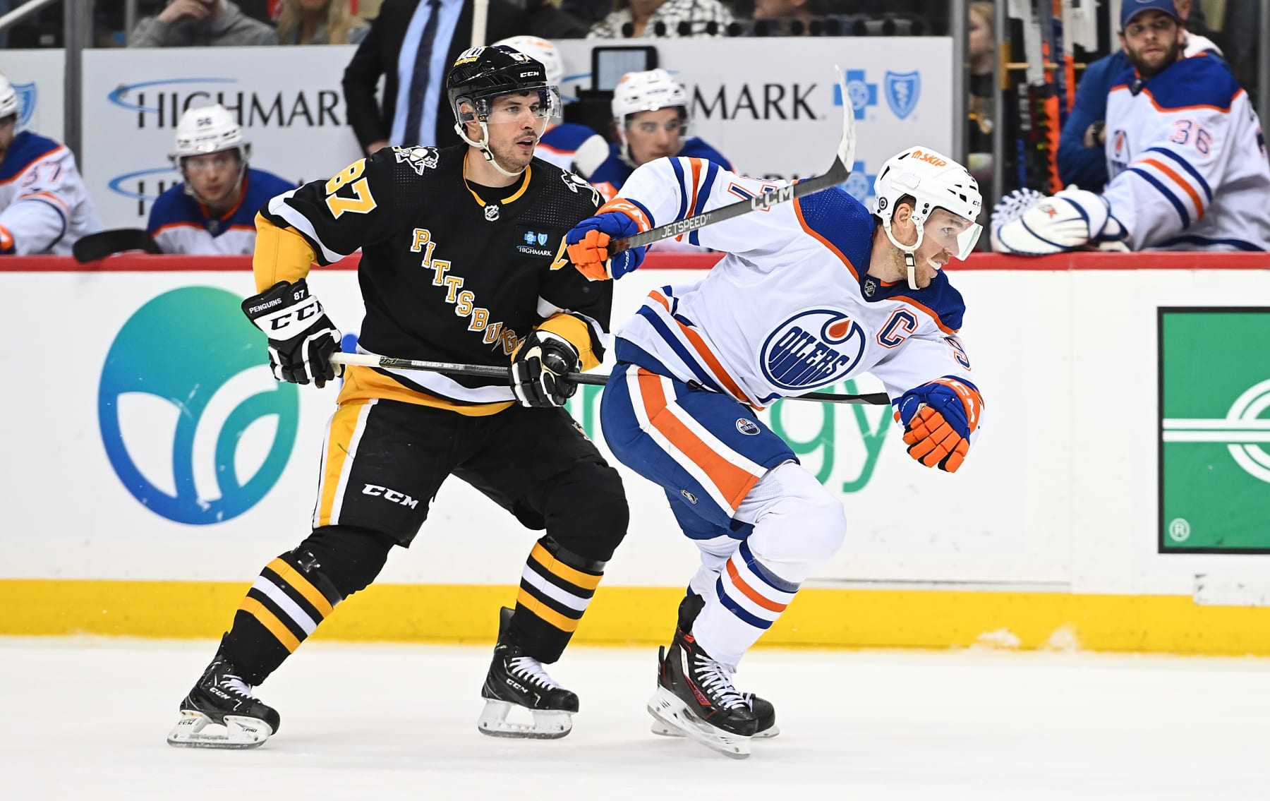 PITTSBURGH, PA - FEBRUARY 23: Connor McDavid #97 of the Edmonton Oilers skates against Sidney Crosby #87 of the Pittsburgh Penguins in the second period during the game at PPG PAINTS Arena on February 23, 2023 in Pittsburgh, Pennsylvania. (Photo by Justin Berl/Getty Images)